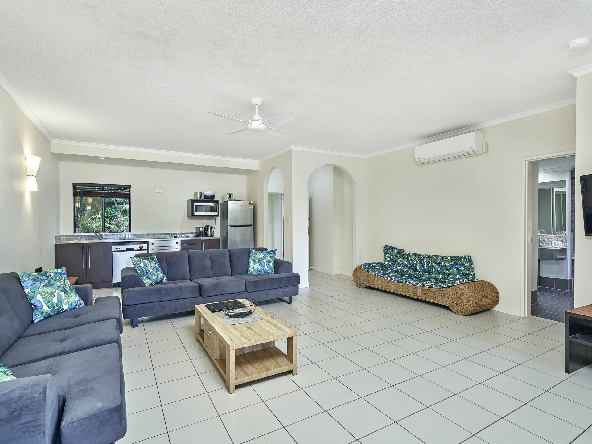 Mango Lagoon/26/81-85 Cedar Rd, PALM COVE