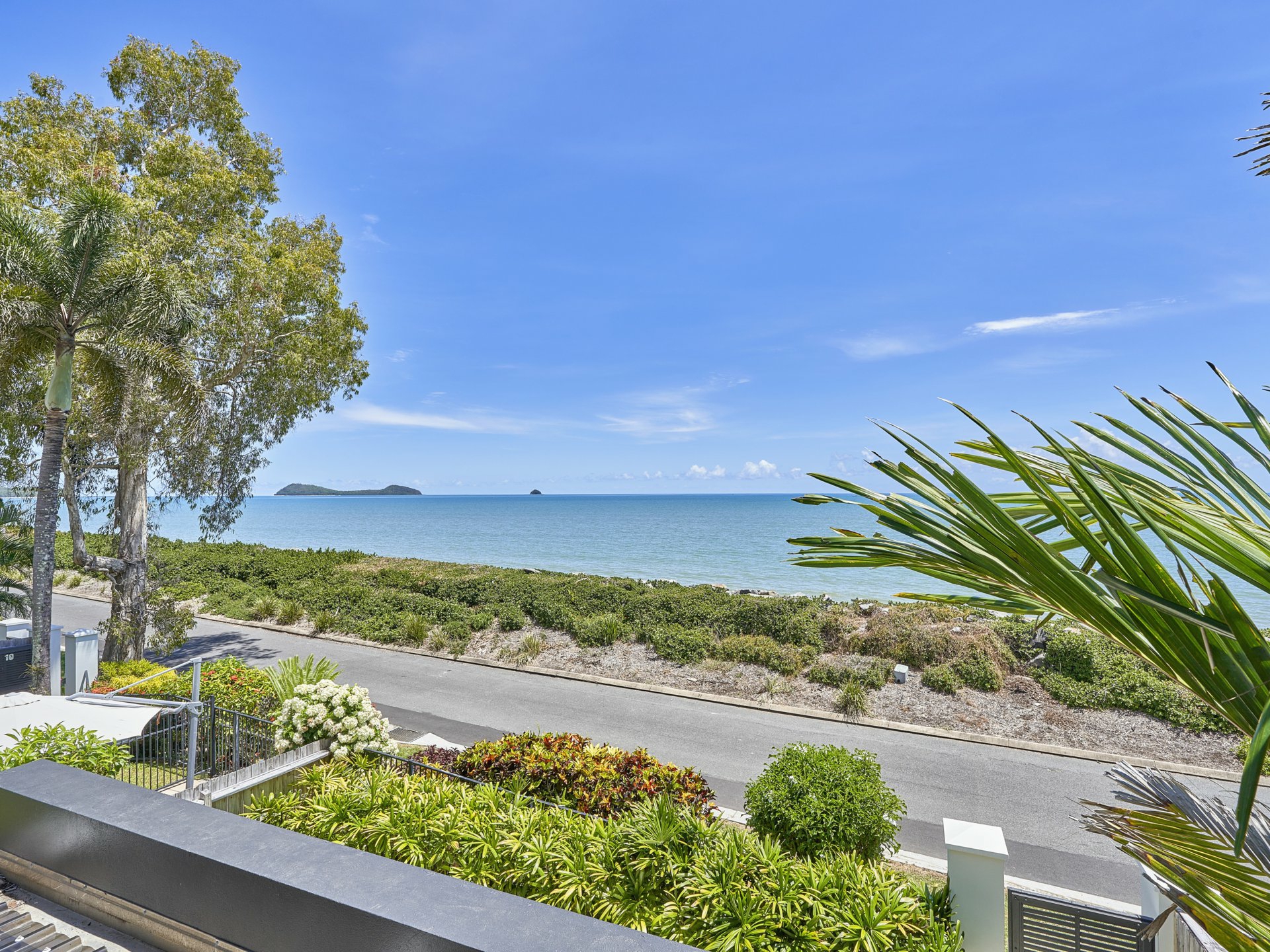 11/5-7 Arlington Esplanade, Clifton Beach