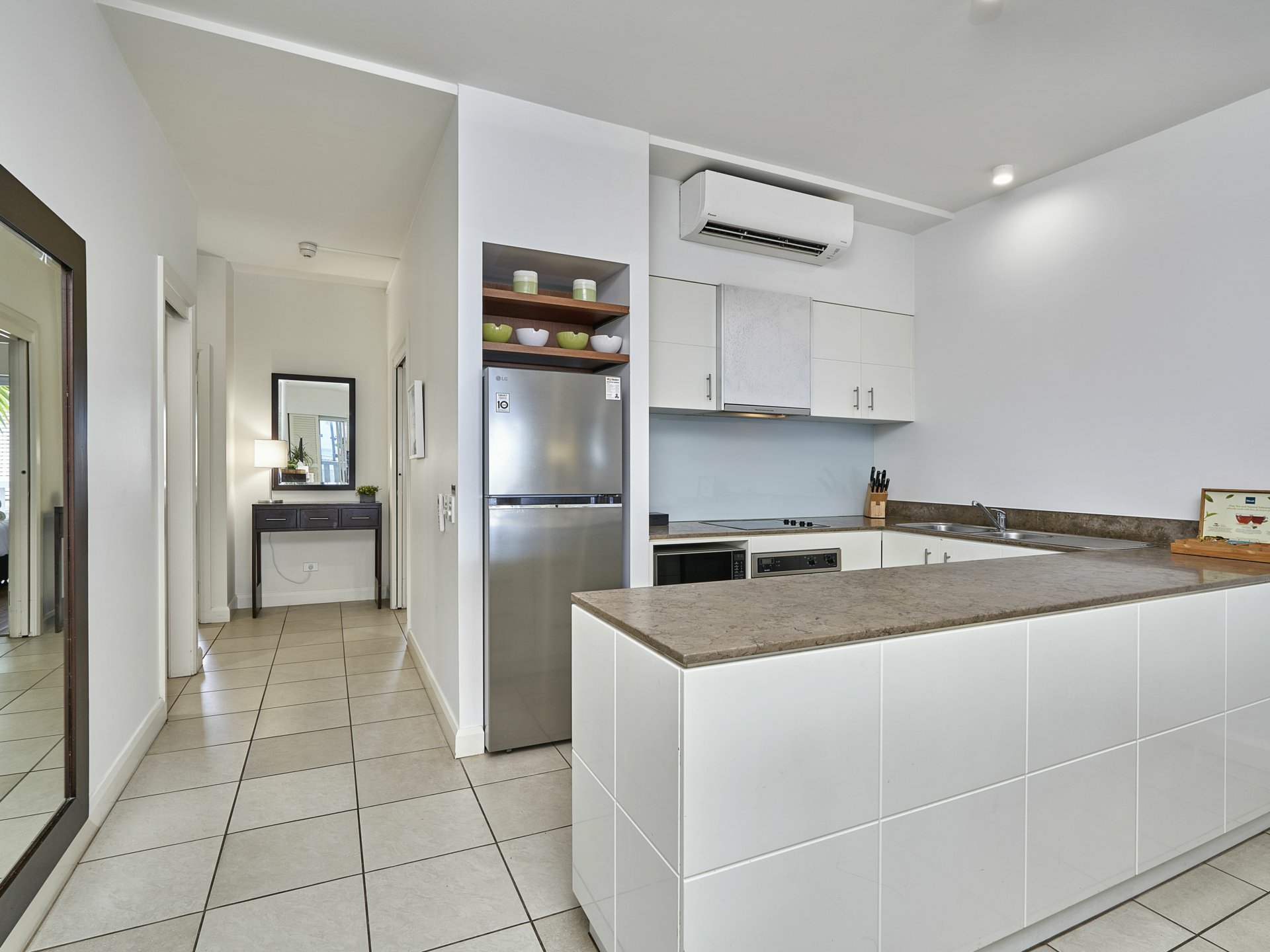 1221-1222/123-127 Williams Esplanade — photo 8 of 27
