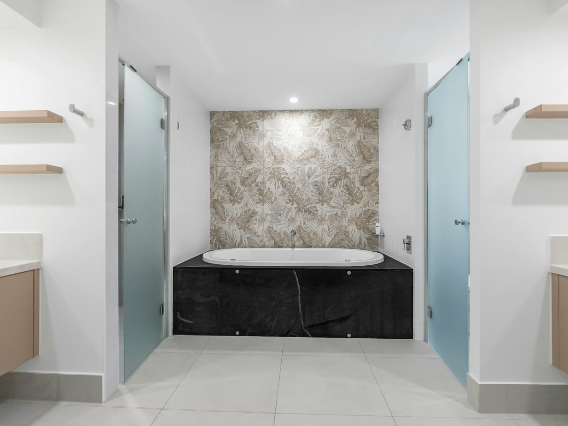 212-213/5 Triton Street — photo 2 of 30
