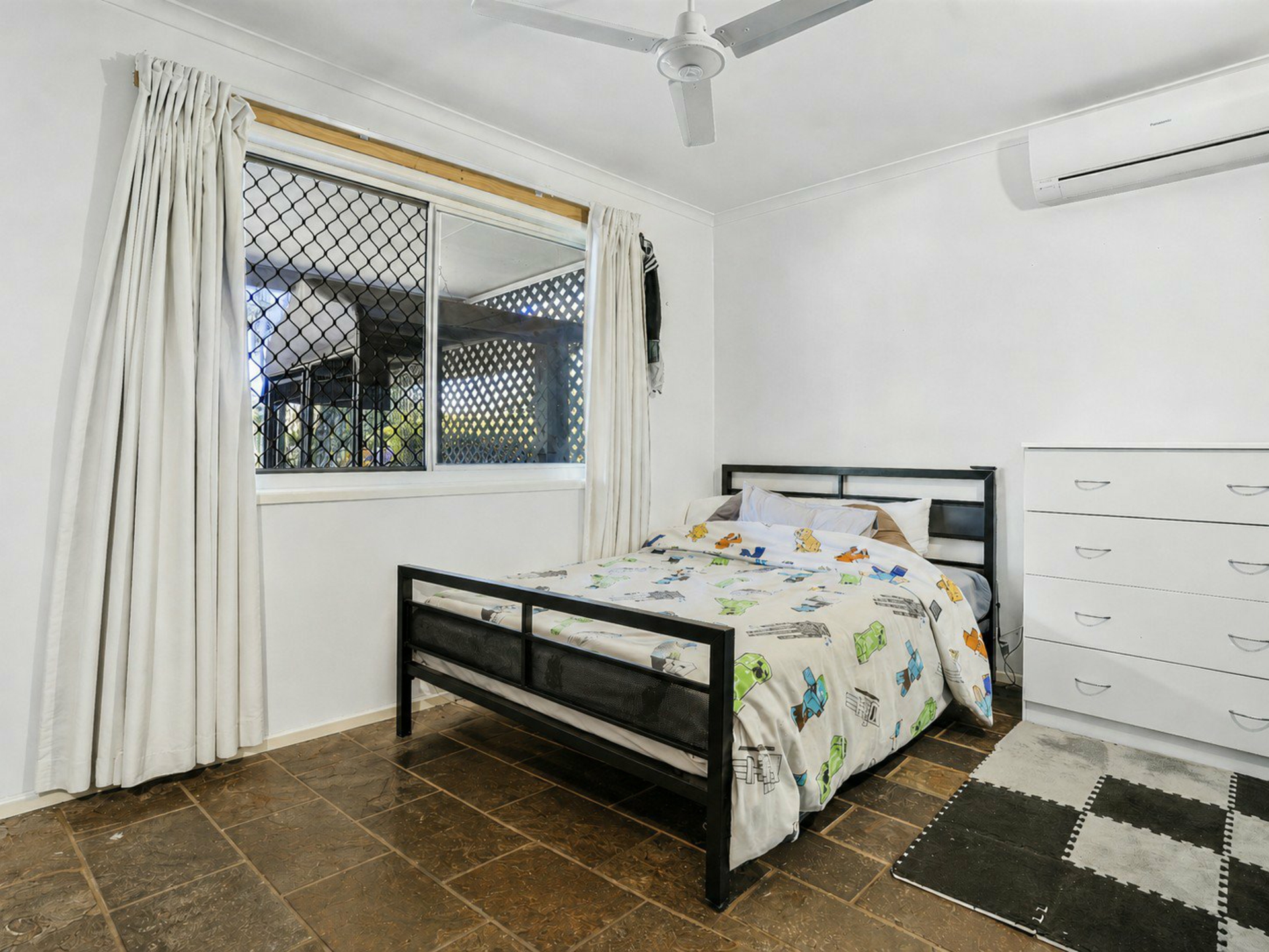 51 Endeavour Road — photo 16 of 23