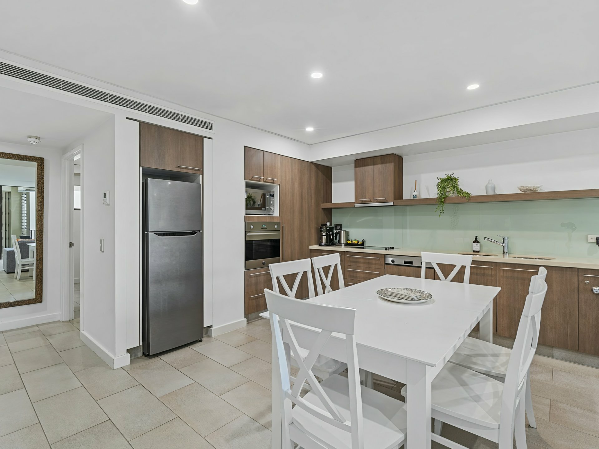 430-431/5 Triton Street — photo 4 of 28