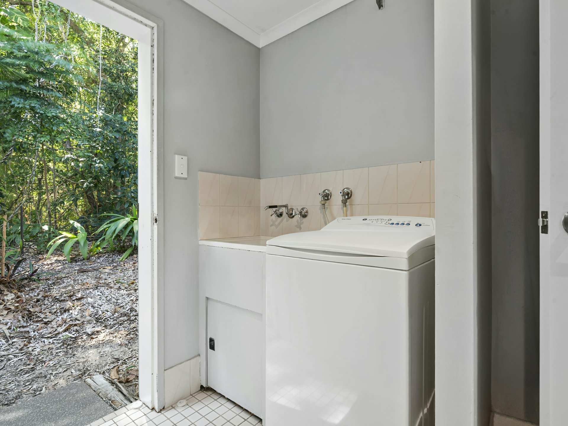 10/16-20 Rutherford Street — photo 14 of 17