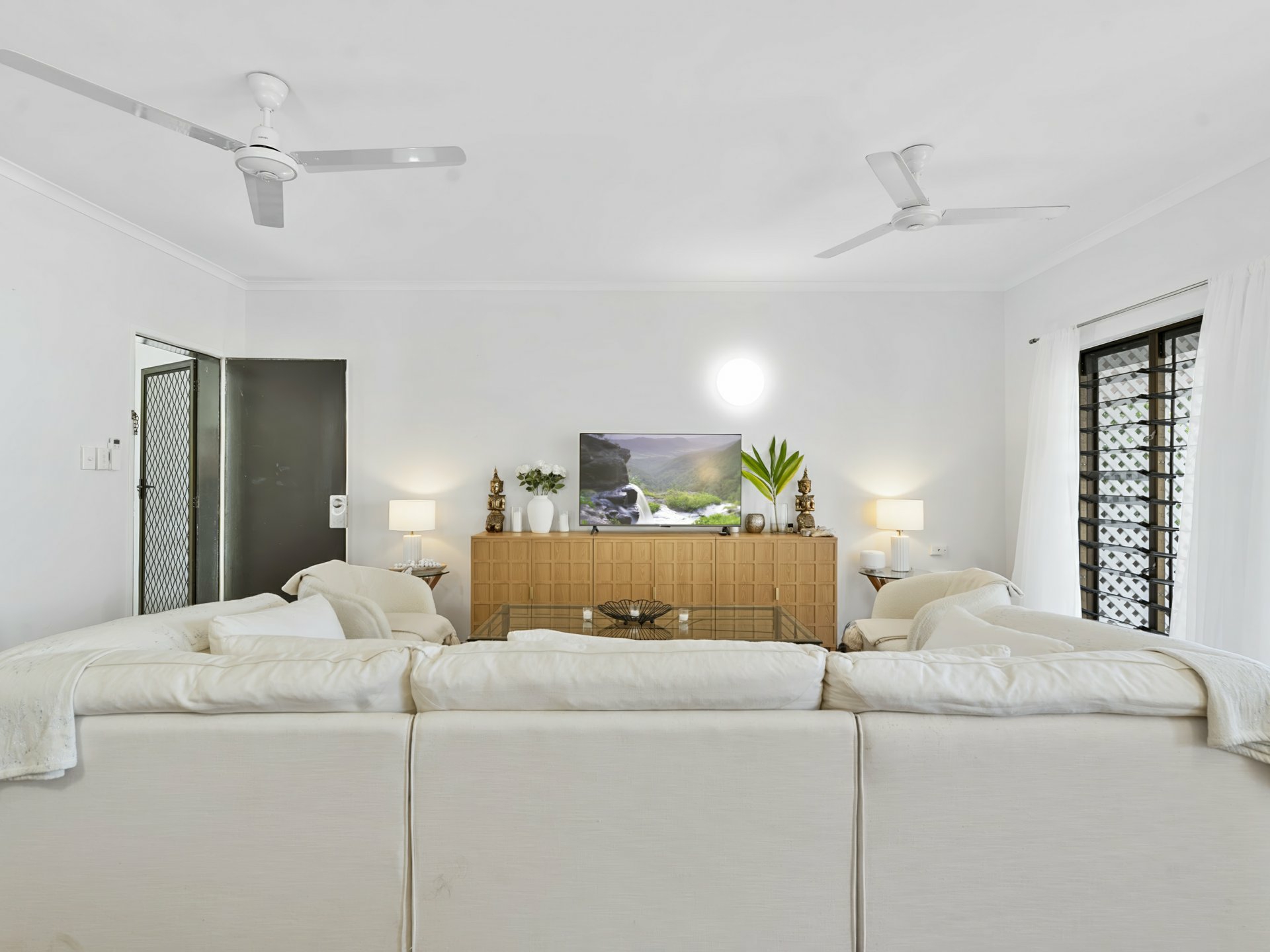 6/17 Rutherford Street — photo from LJ Hooker Cairns Beaches