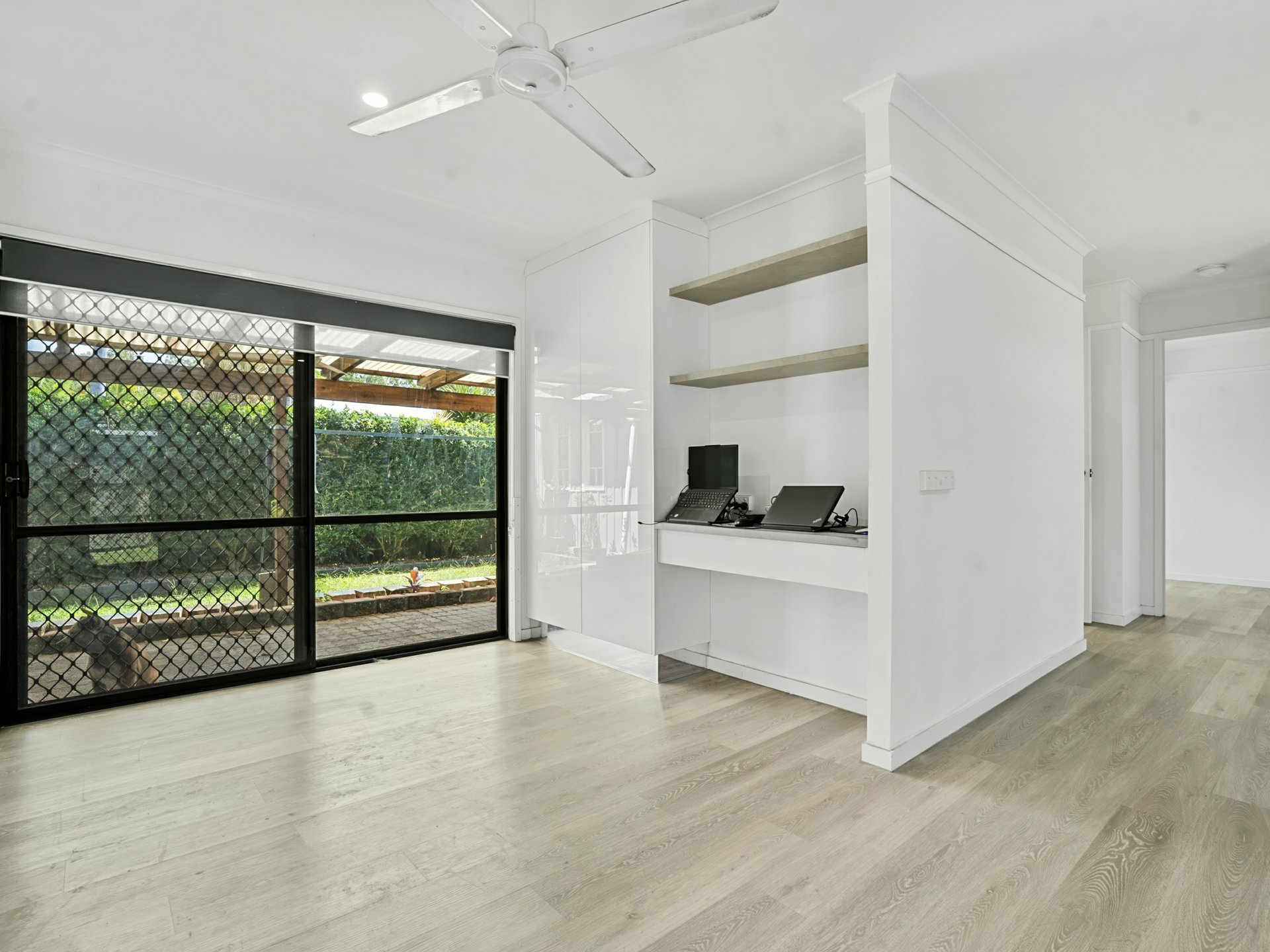 1 Saffron Close — photo 8 of 30