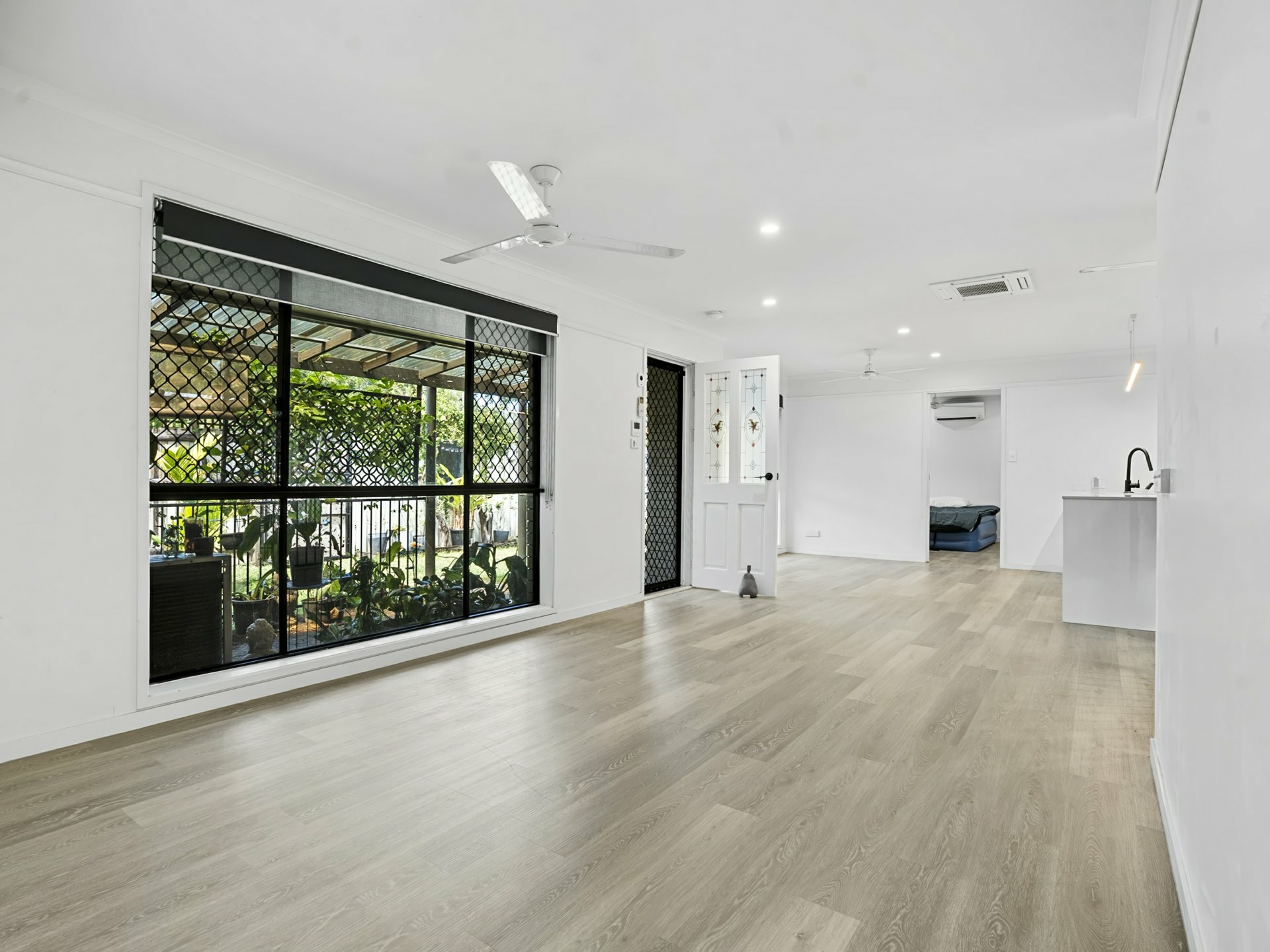 1 Saffron Close — photo 9 of 30