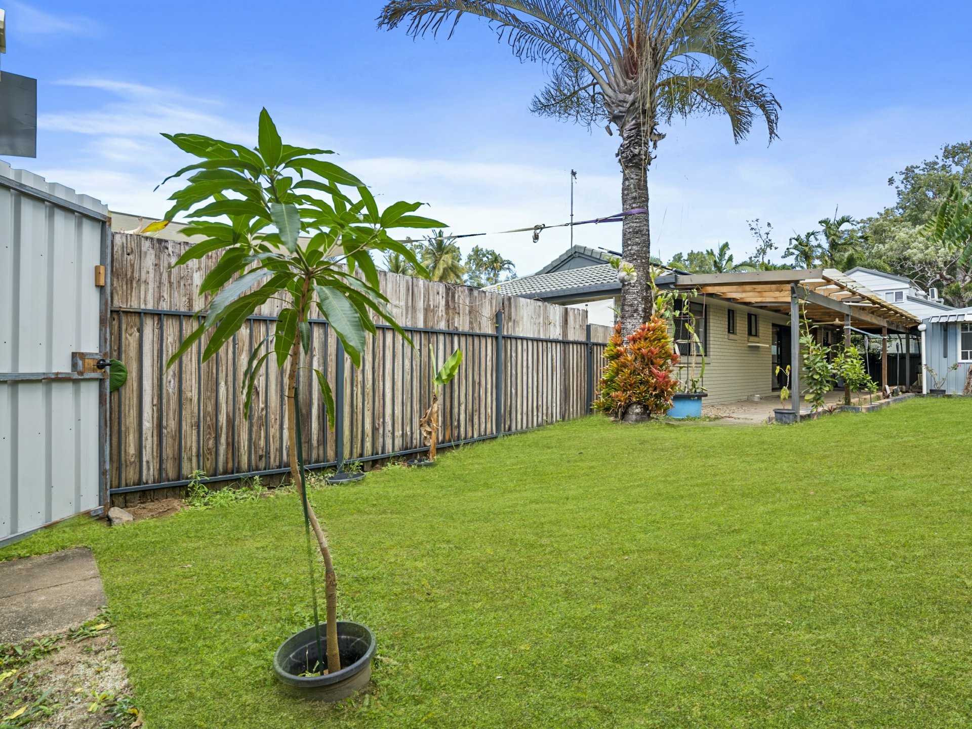 1 Saffron Close — photo 15 of 30