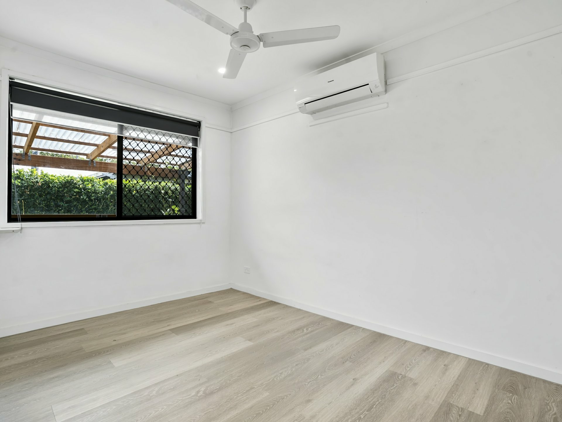 1 Saffron Close — photo 26 of 30