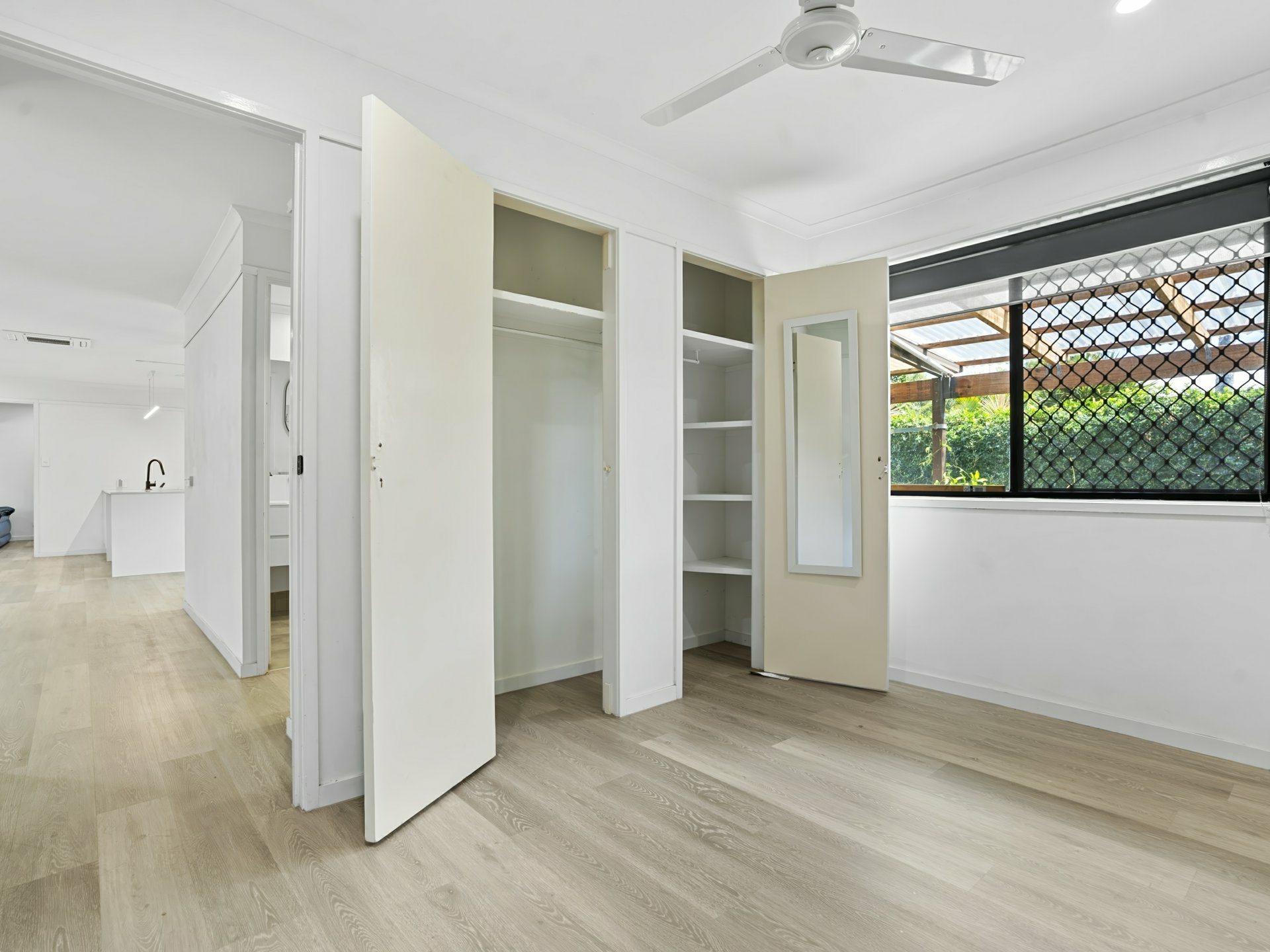 1 Saffron Close — photo 28 of 30