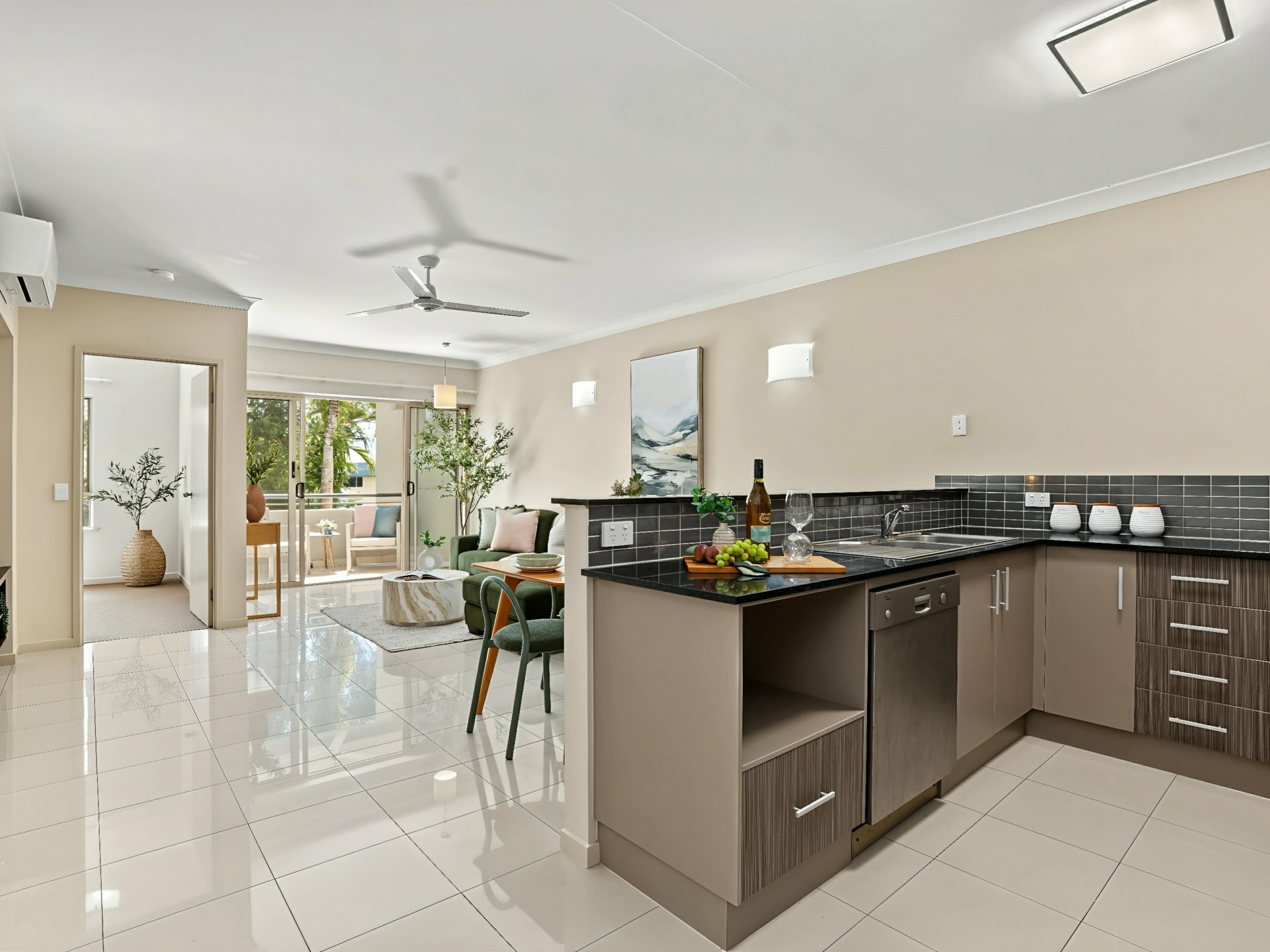744/12-21 Gregory Street — photo 4 of 21