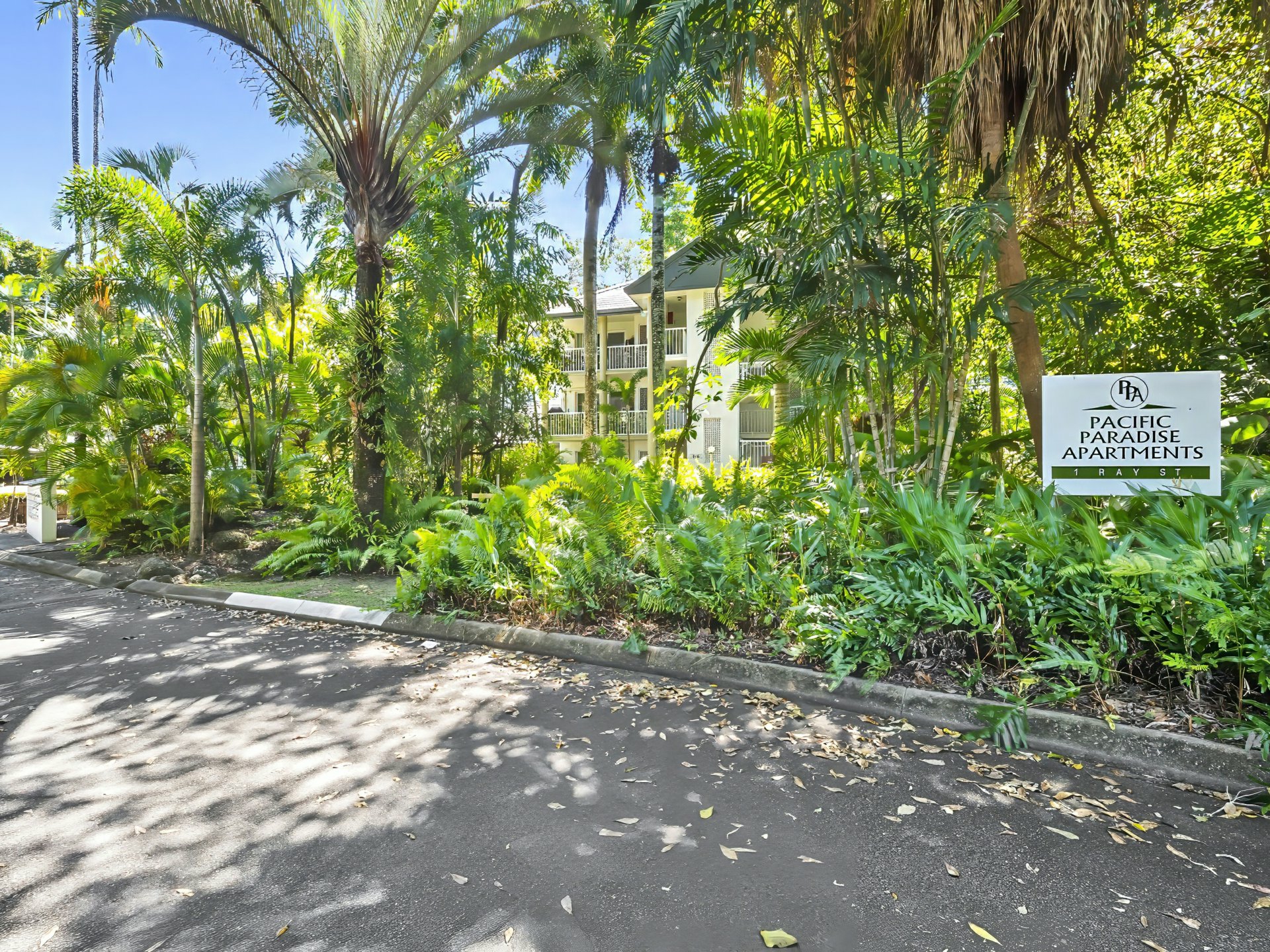 18/1 Ray Street — photo from LJ Hooker Cairns Beaches