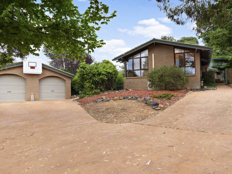 9 Loder Place, KAMBAH