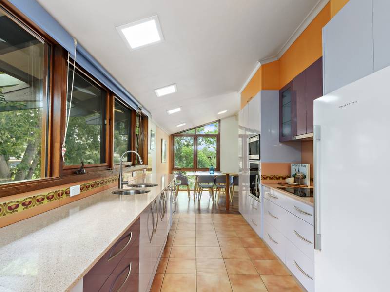 9 Loder Place, KAMBAH