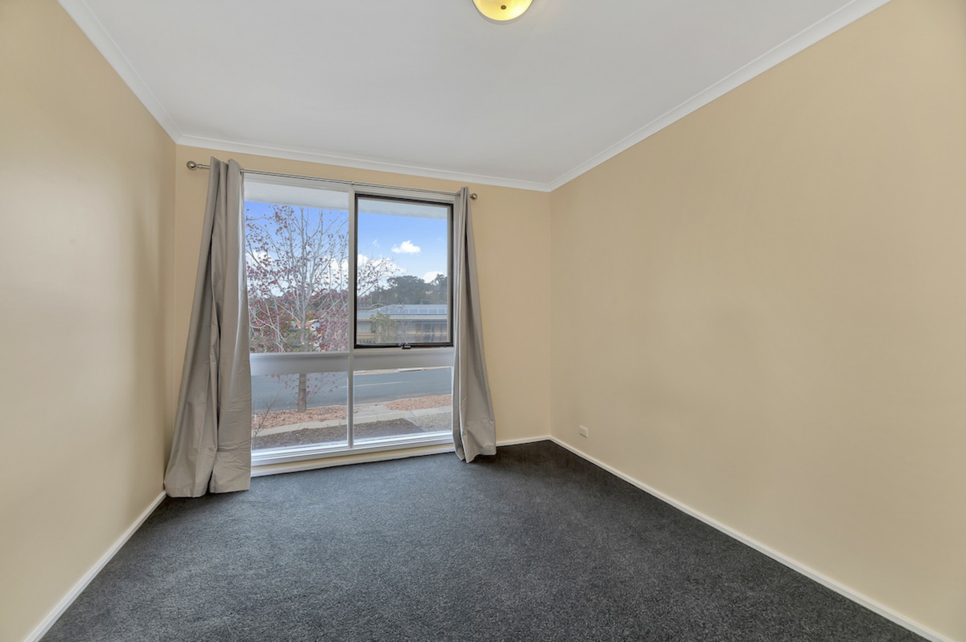 33 Bateman Street, KAMBAH