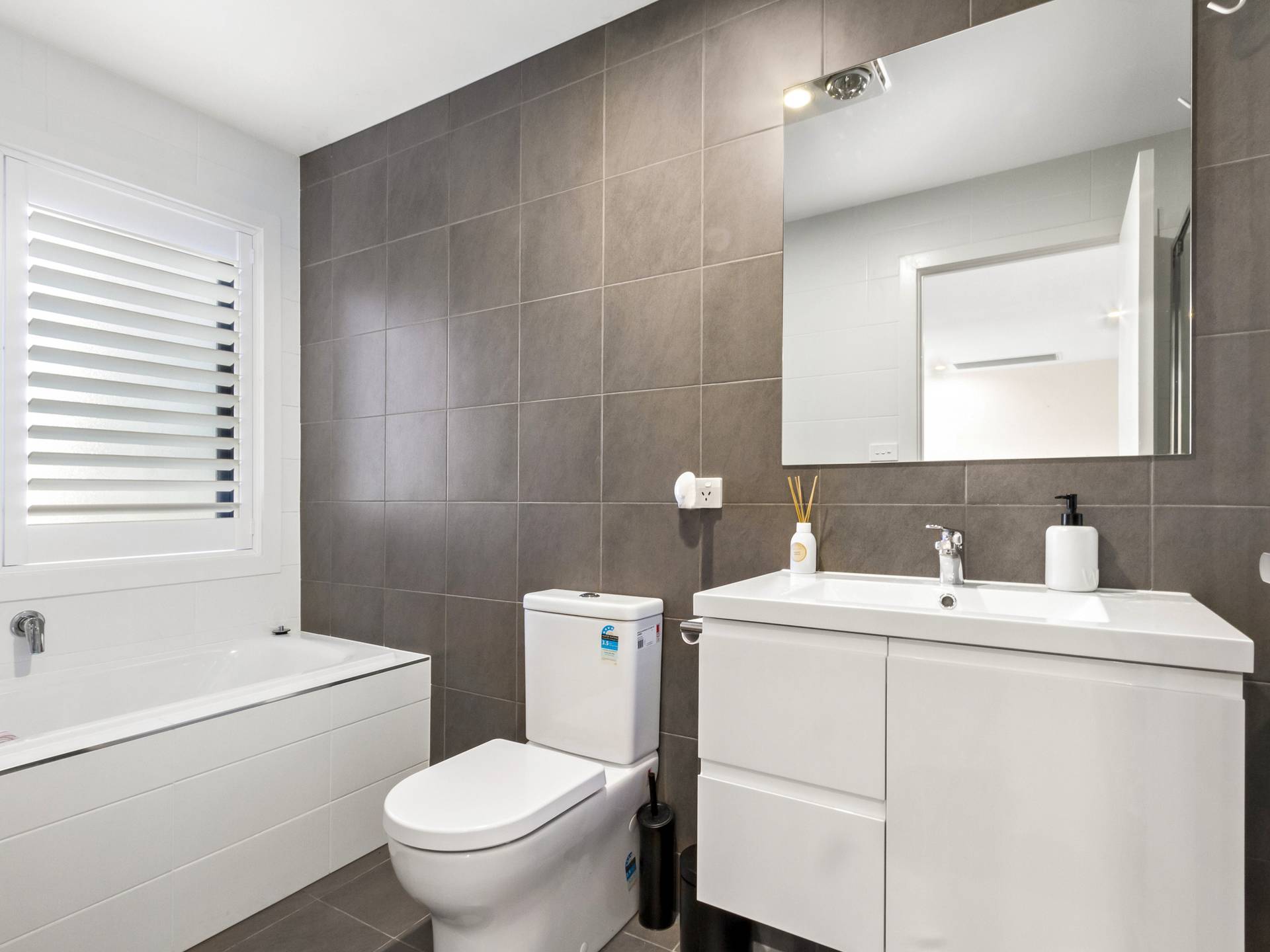 7/1 Rowland Rees Crescent, GREENWAY