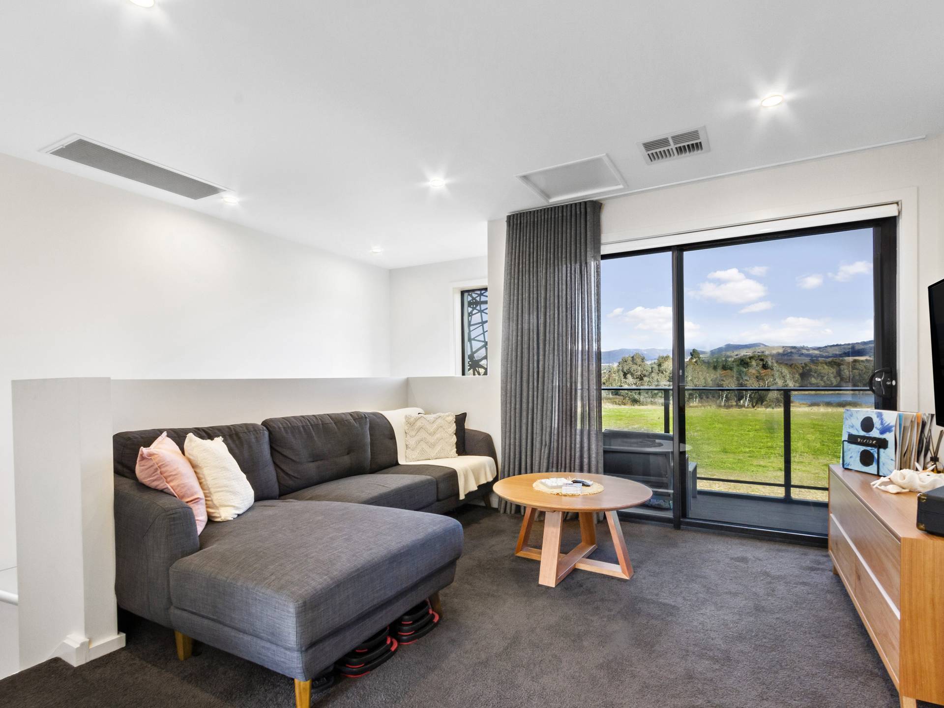 7/1 Rowland Rees Crescent, GREENWAY