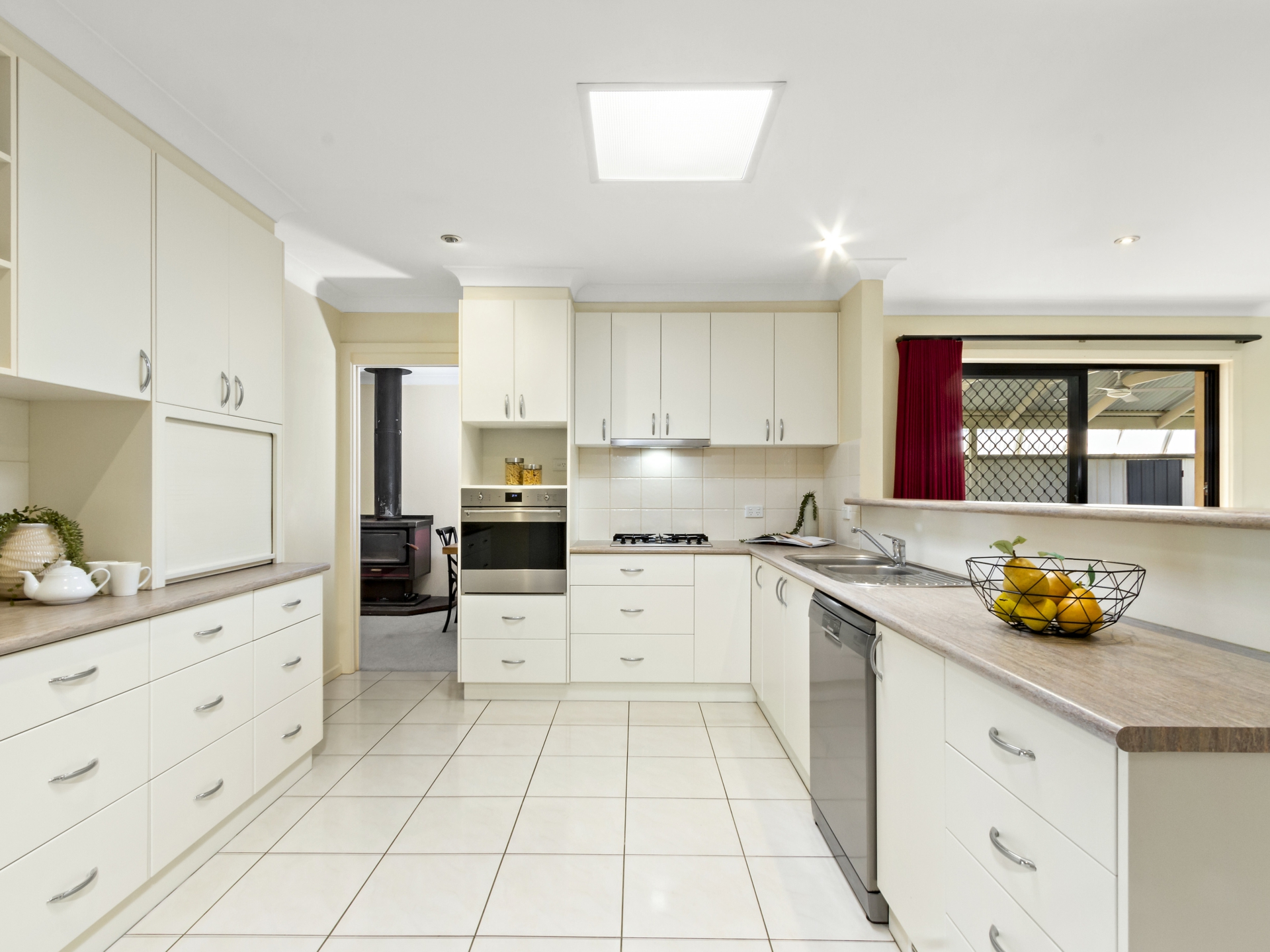 2 Ind Place, KAMBAH