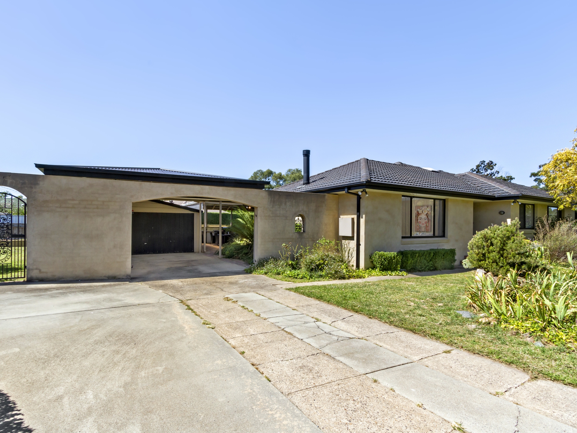 2 Ind Place, KAMBAH