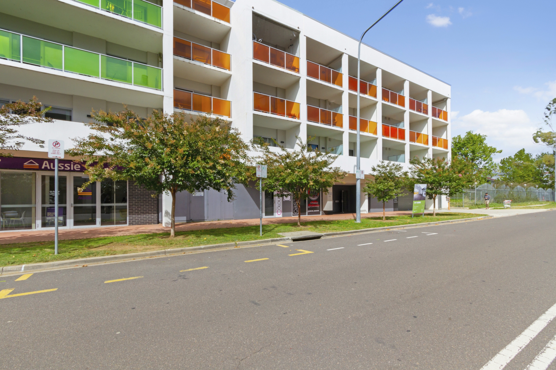 16/56 Cowlishaw Street, Greenway