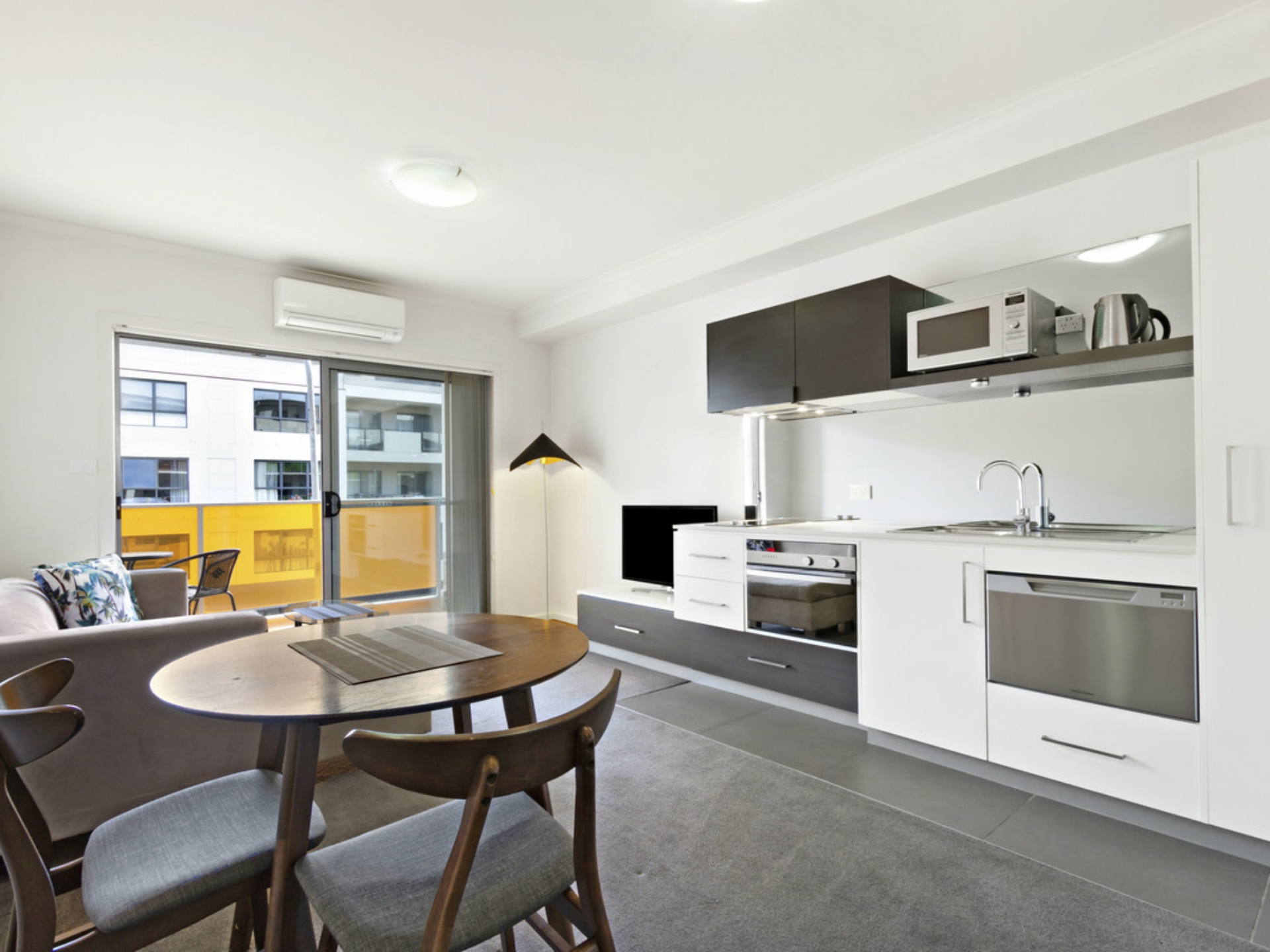 16/56 Cowlishaw Street, GREENWAY