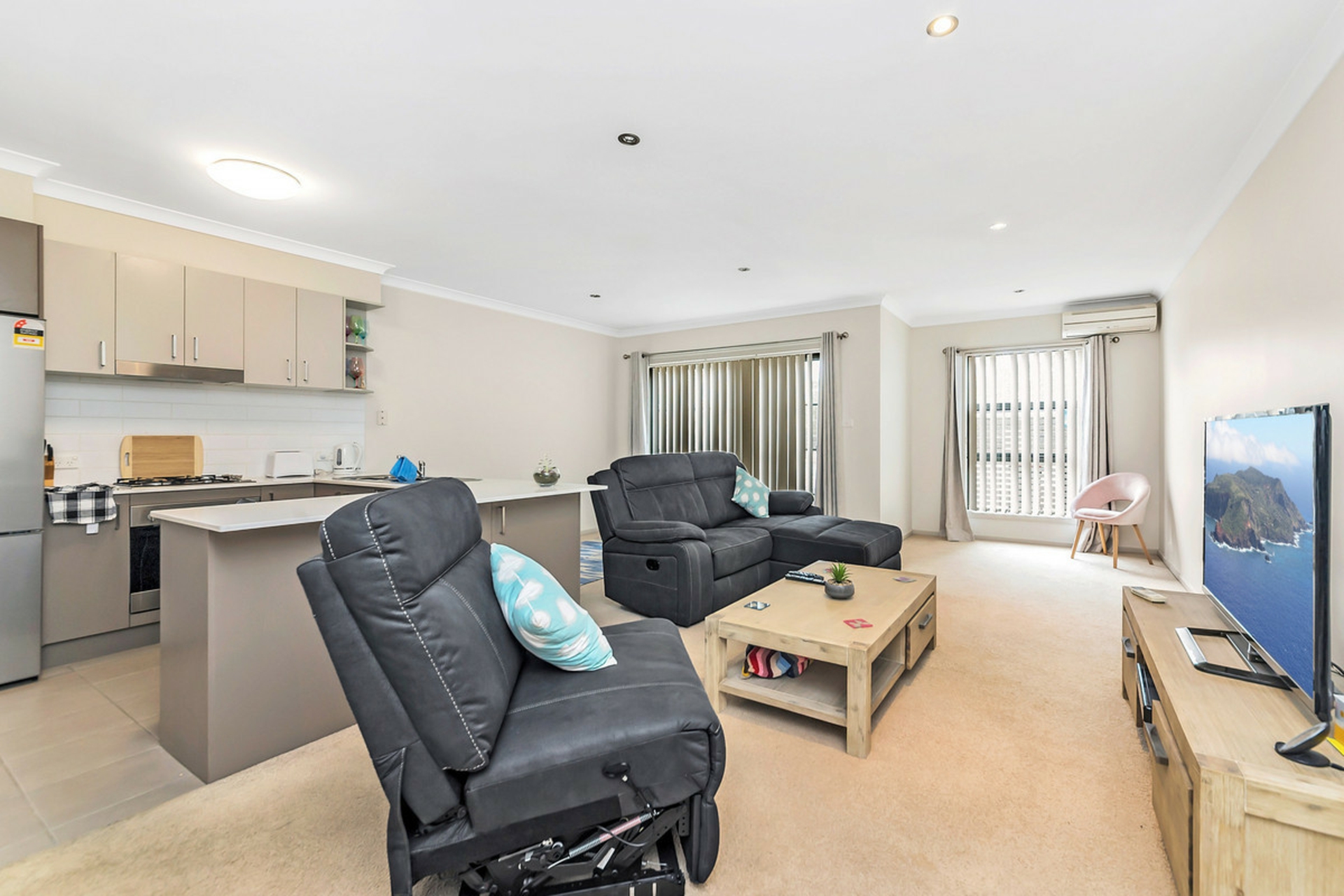 2/1 Ashley Drive, WANNIASSA