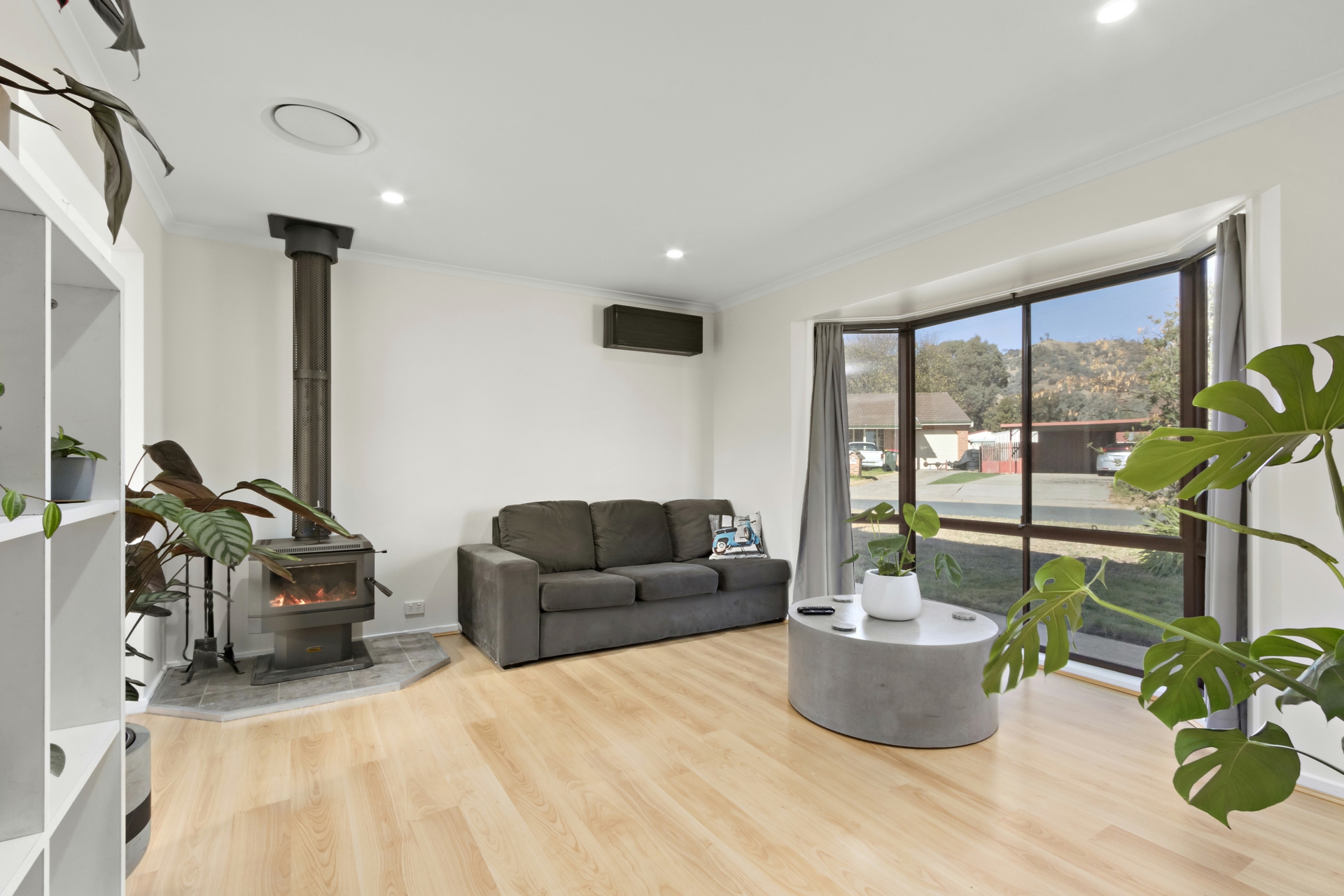 22 Ironbark Crescent, BANKS