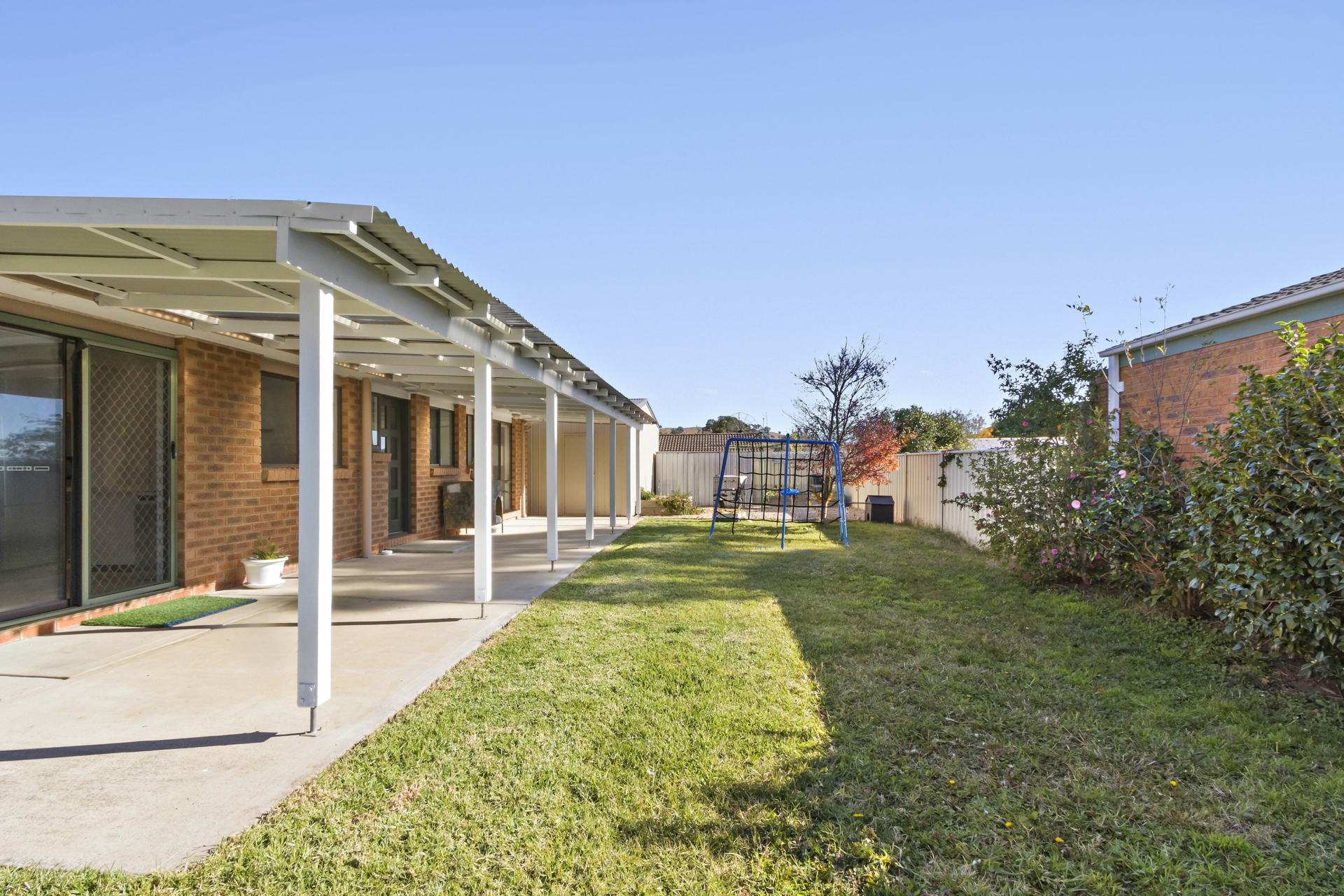 22 Ironbark Crescent, BANKS