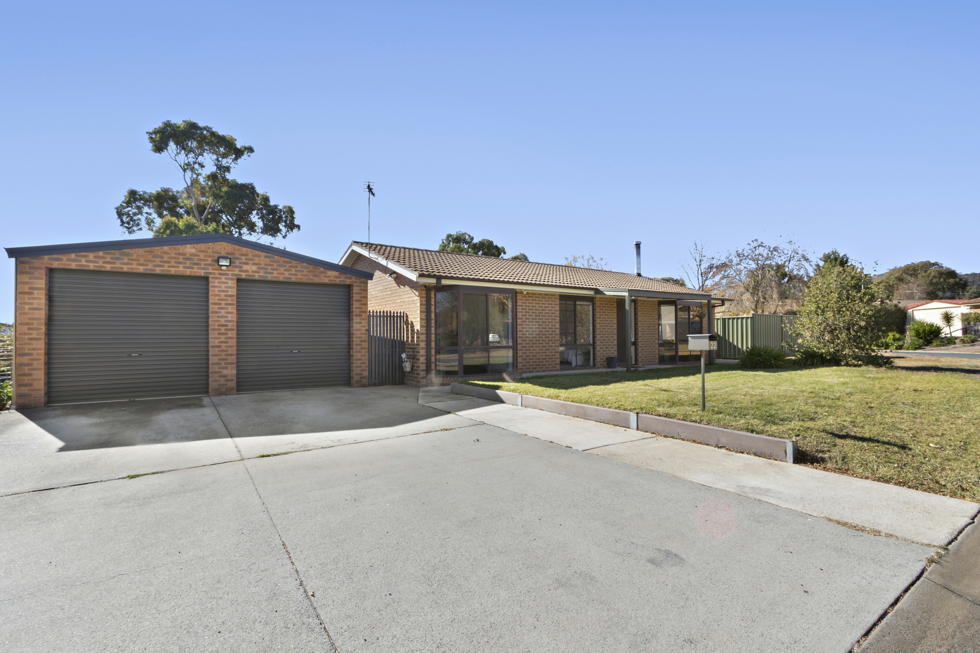 22 Ironbark Crescent, BANKS