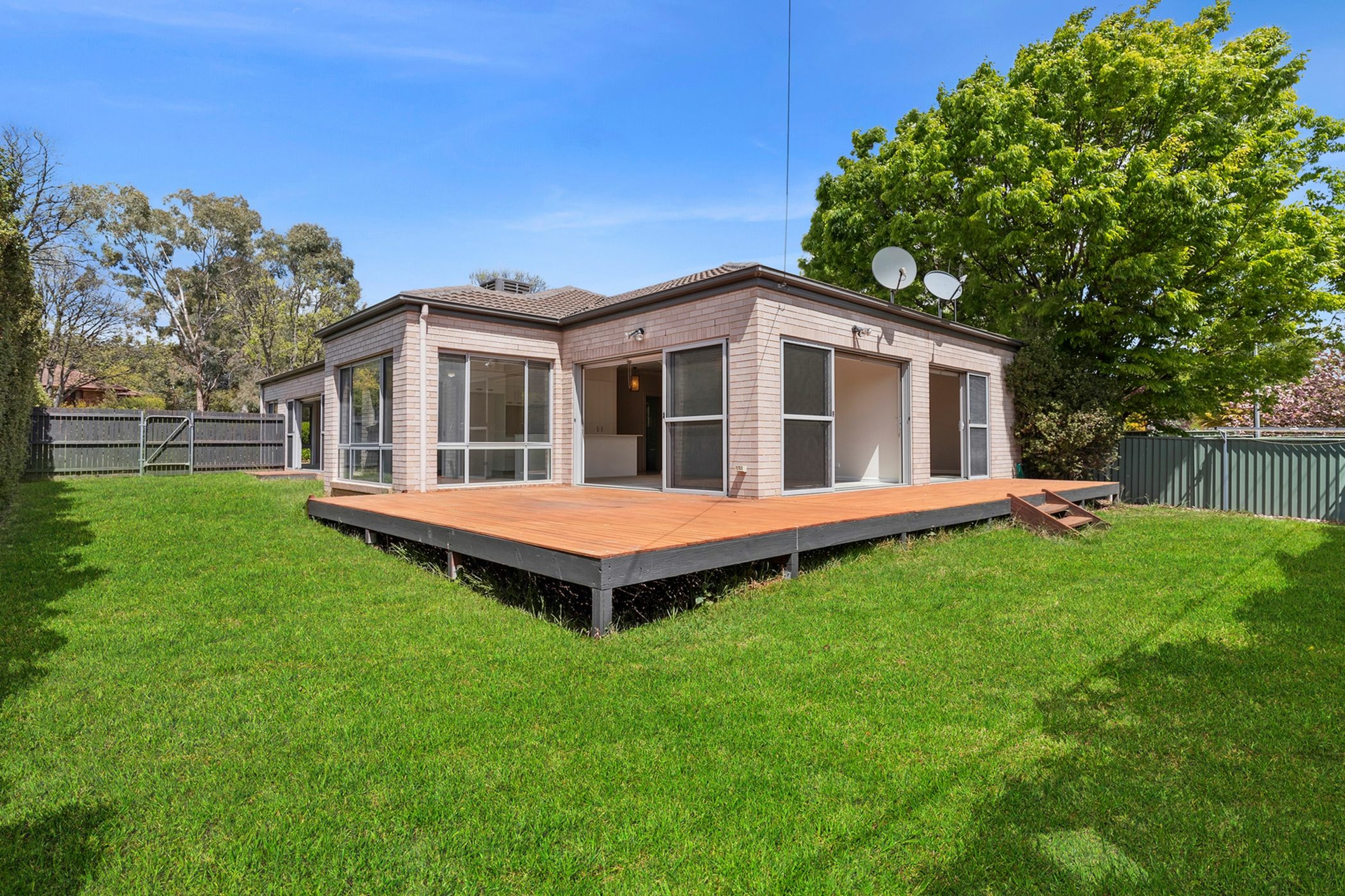 18 Barron Street, DEAKIN