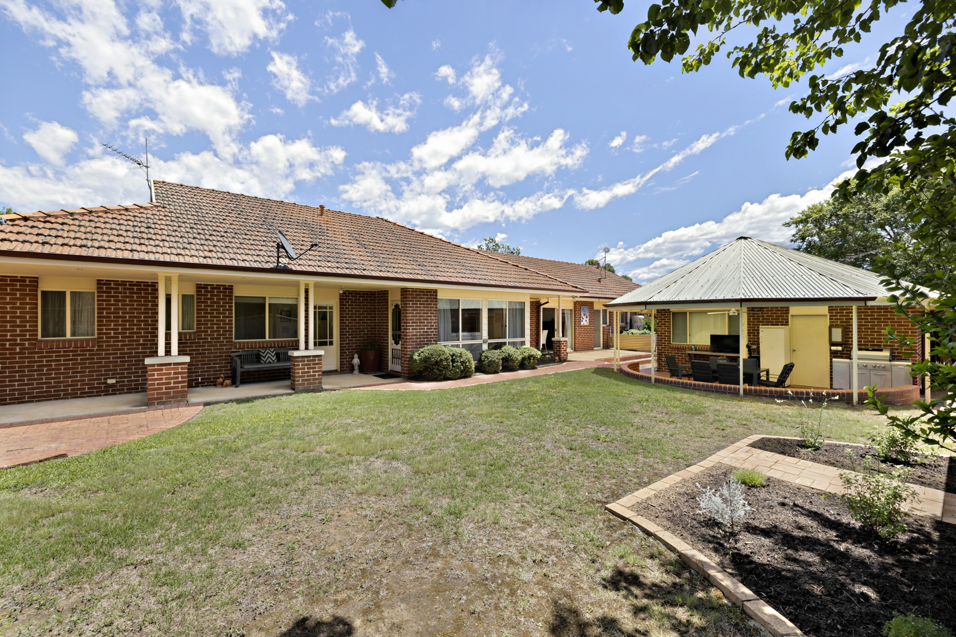 2 Merv Waite Street, GORDON