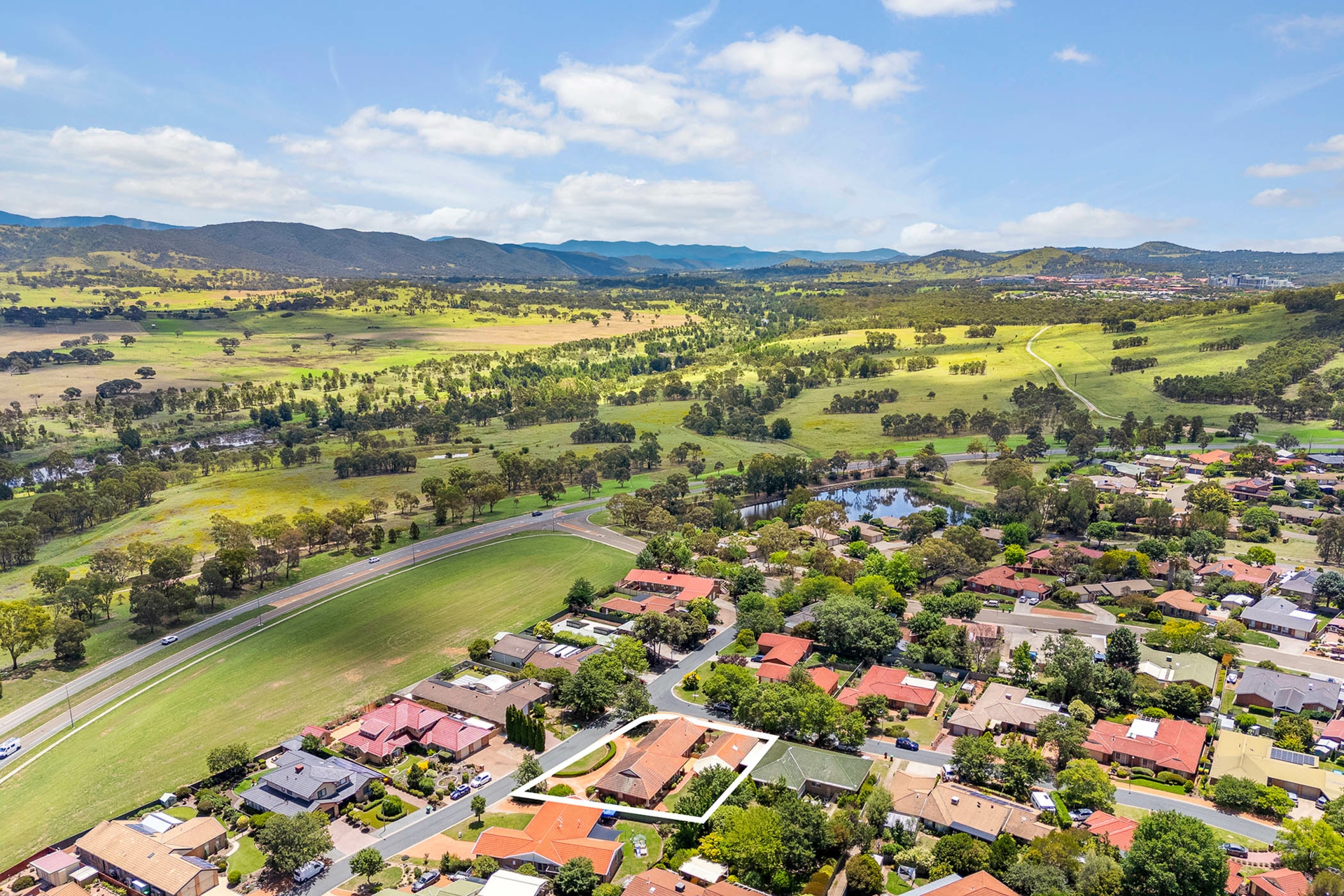2 Merv Waite Street, GORDON