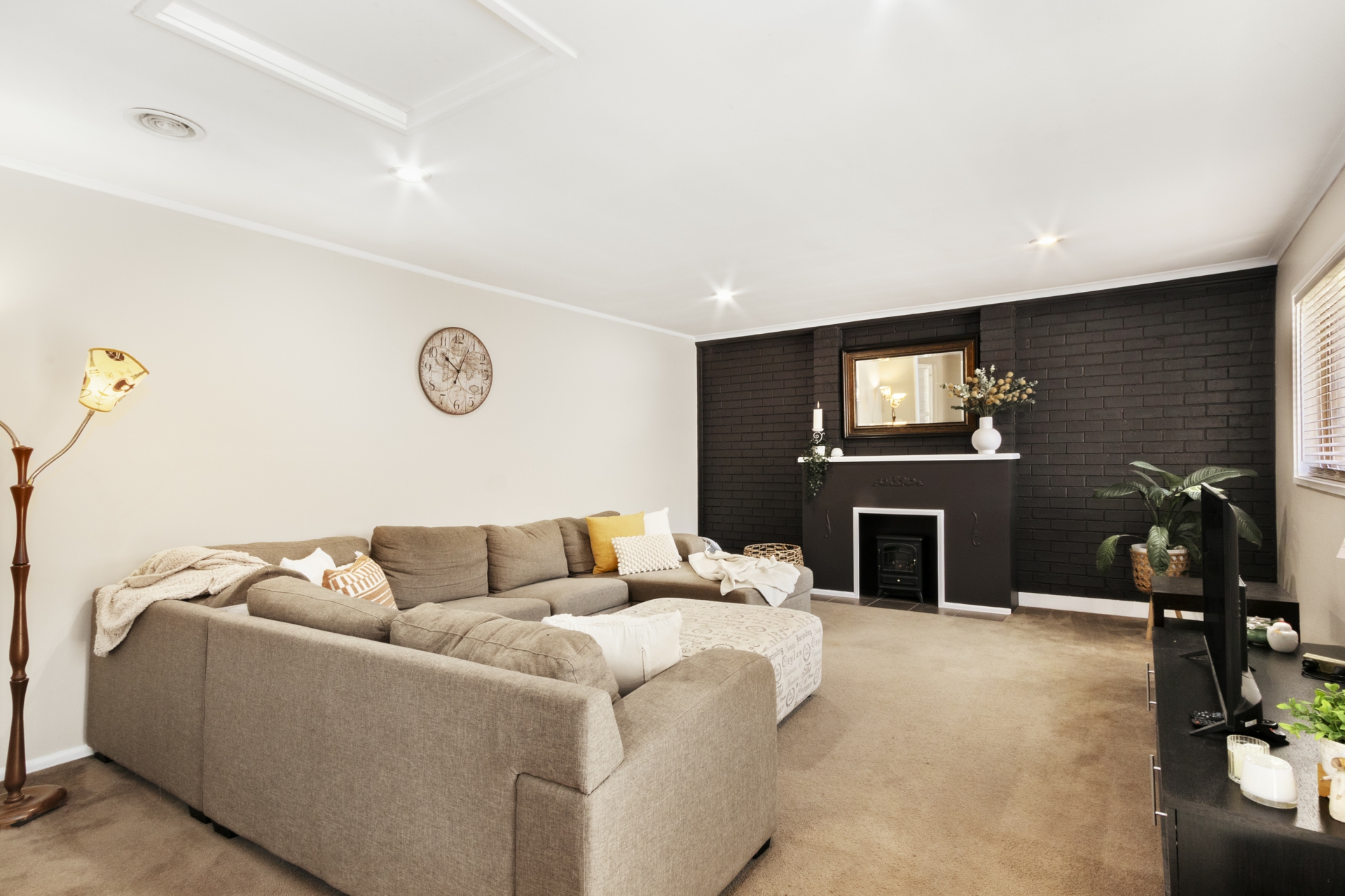 6 Porteous Crescent, THEODORE