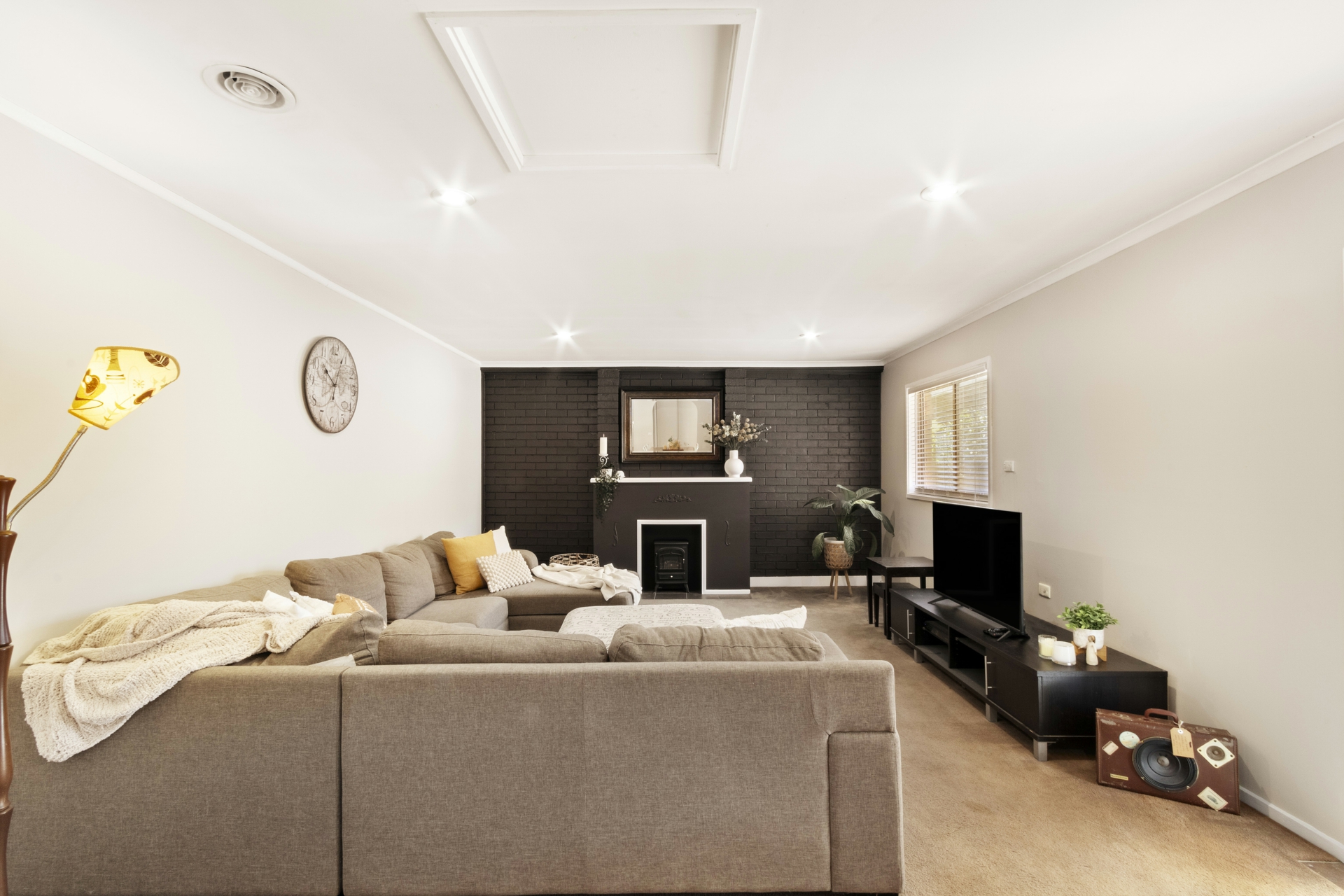 6 Porteous Crescent, THEODORE