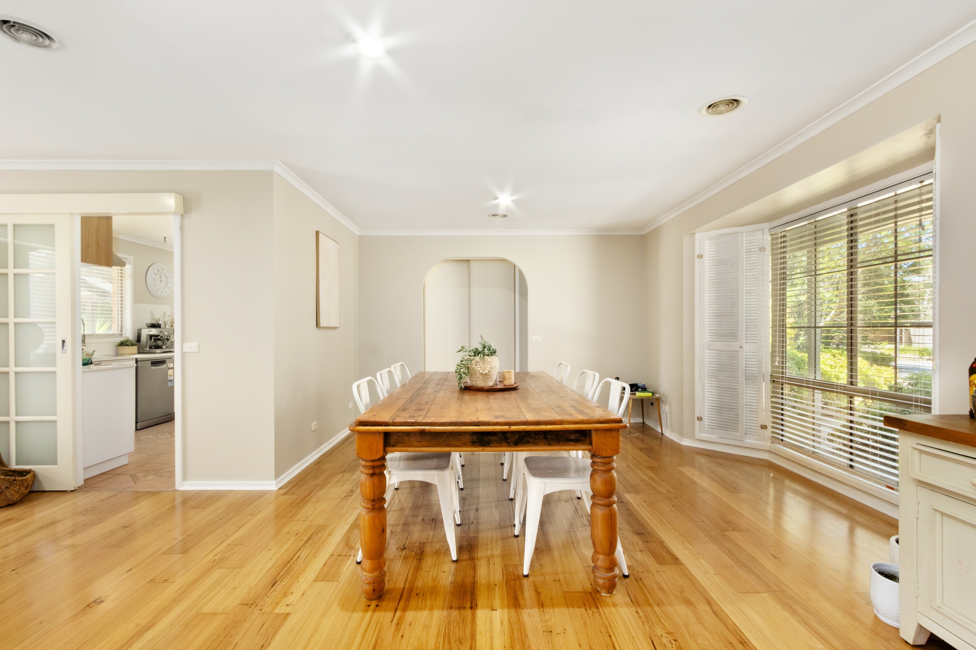 6 Porteous Crescent, THEODORE