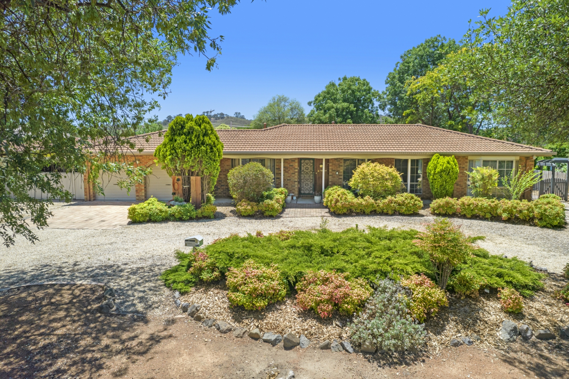 6 Porteous Crescent, THEODORE