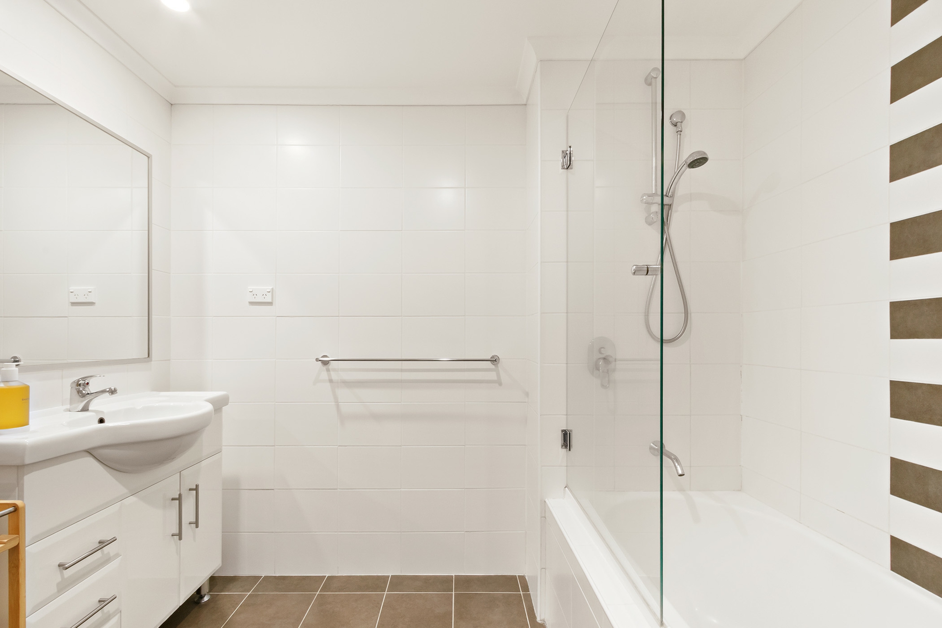 3/120 Athllon Drive, GREENWAY