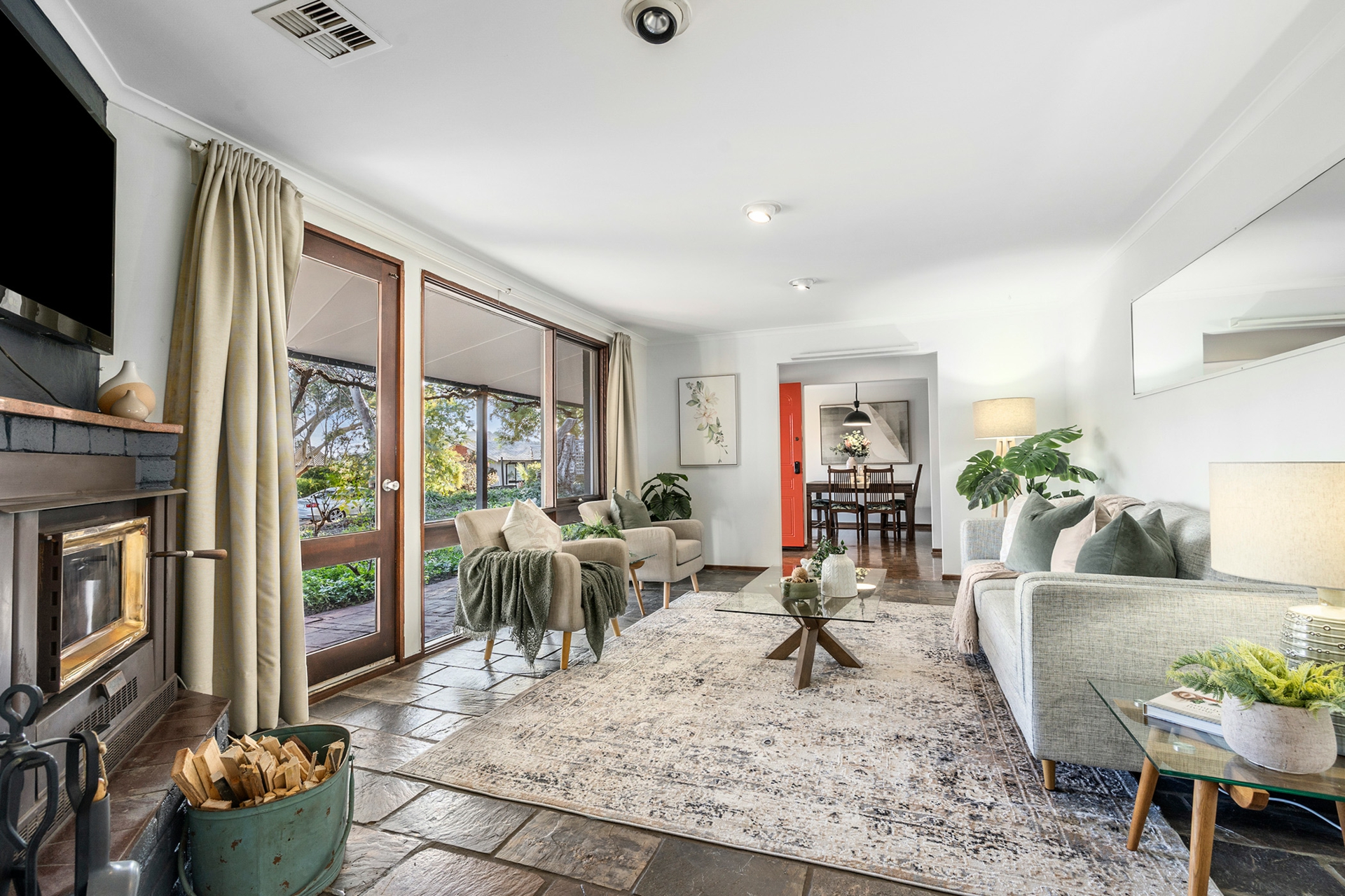 2 Manifold Place, KAMBAH