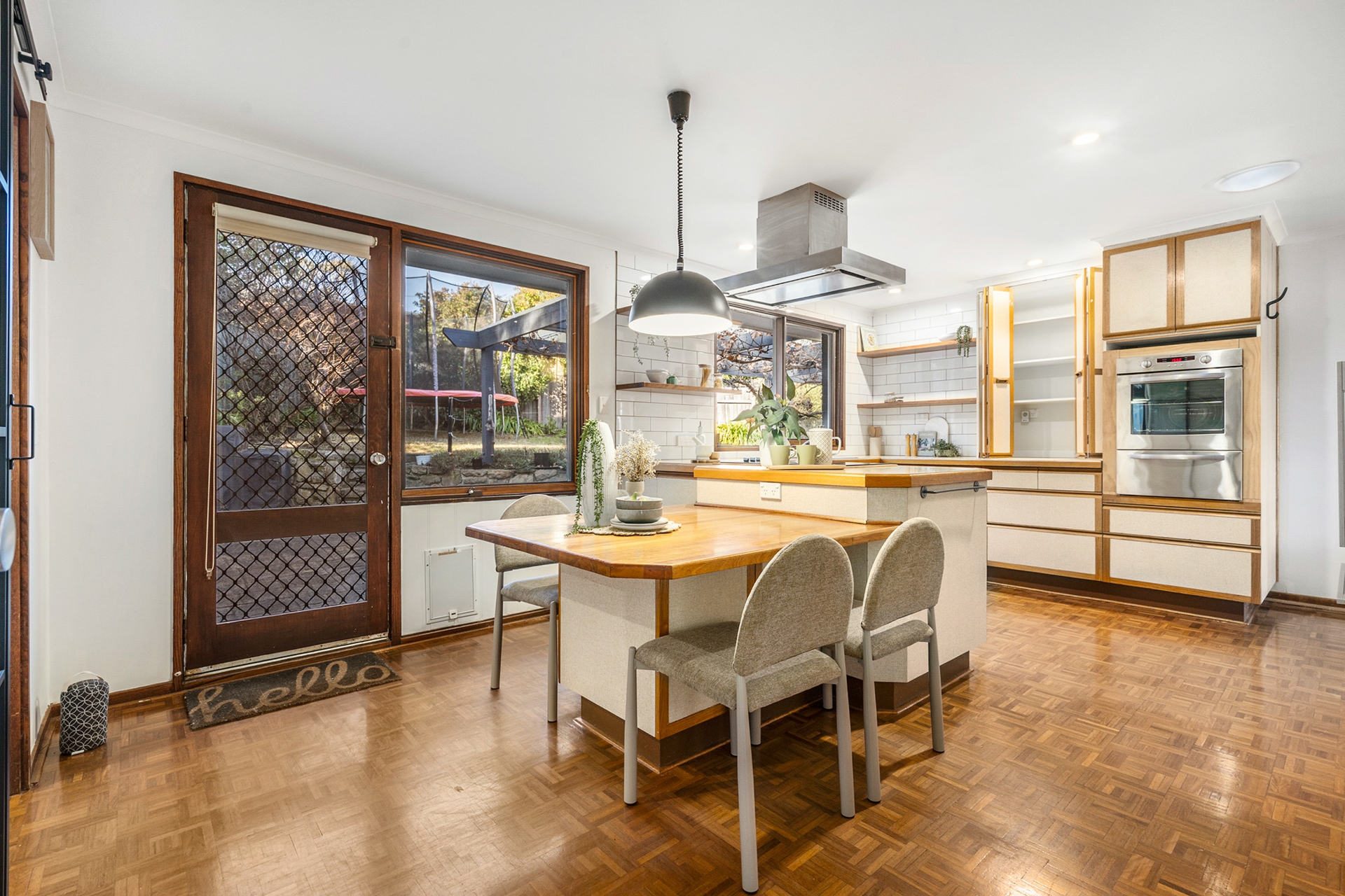 2 Manifold Place, KAMBAH