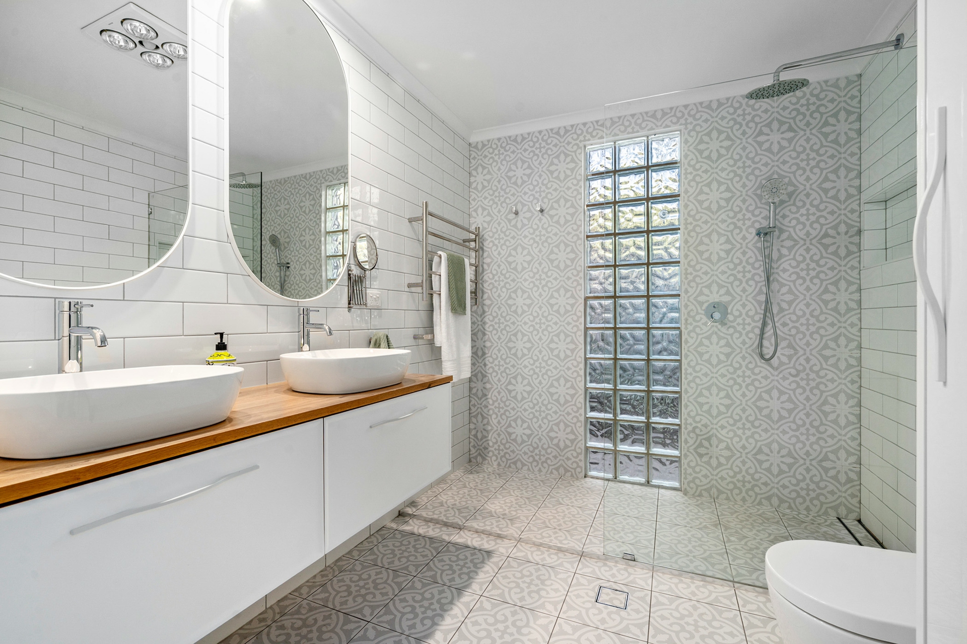 2 Manifold Place, KAMBAH