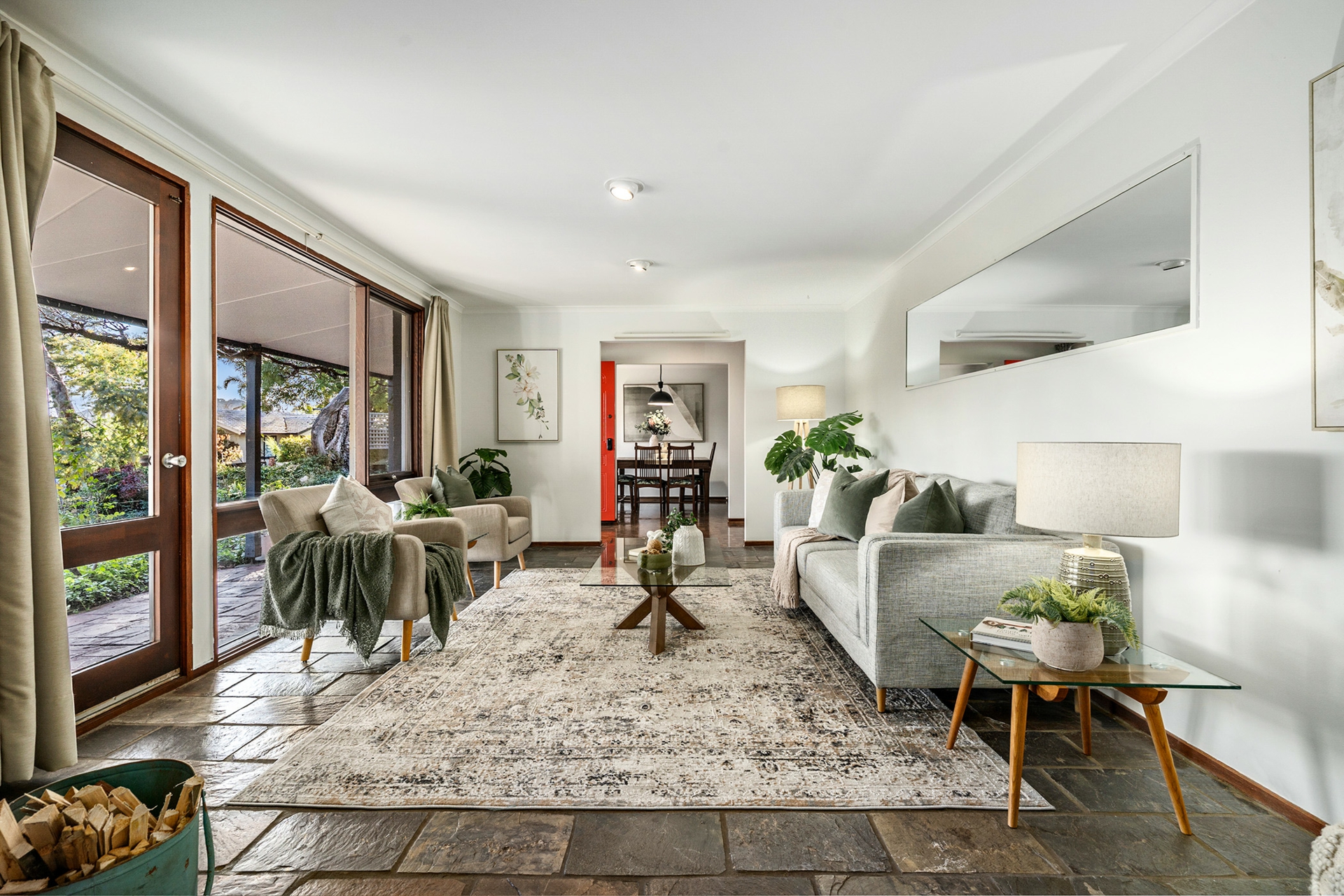 2 Manifold Place, KAMBAH