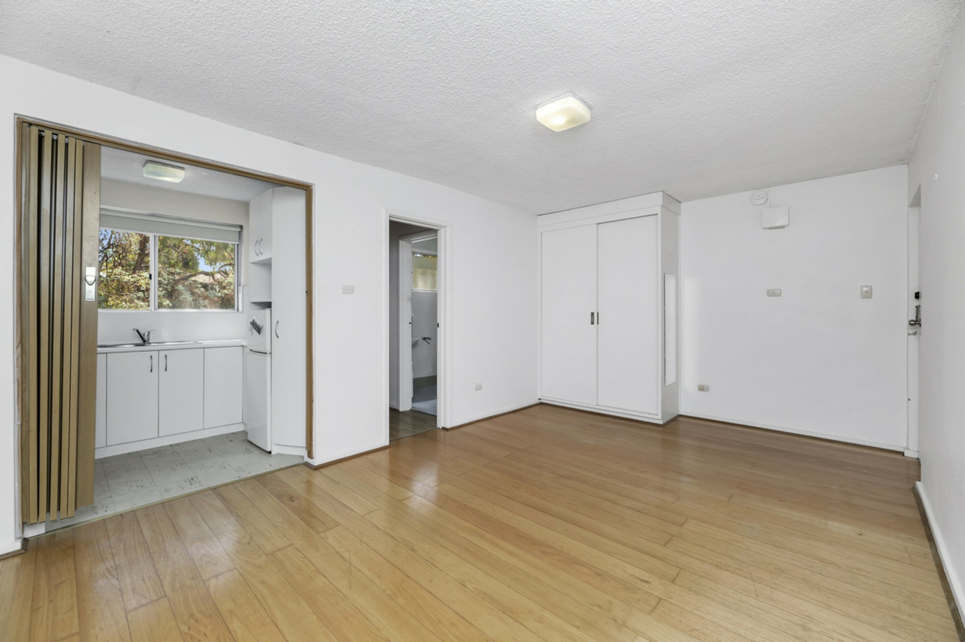 49/27-35 Coxen Street — photo 4 of 8