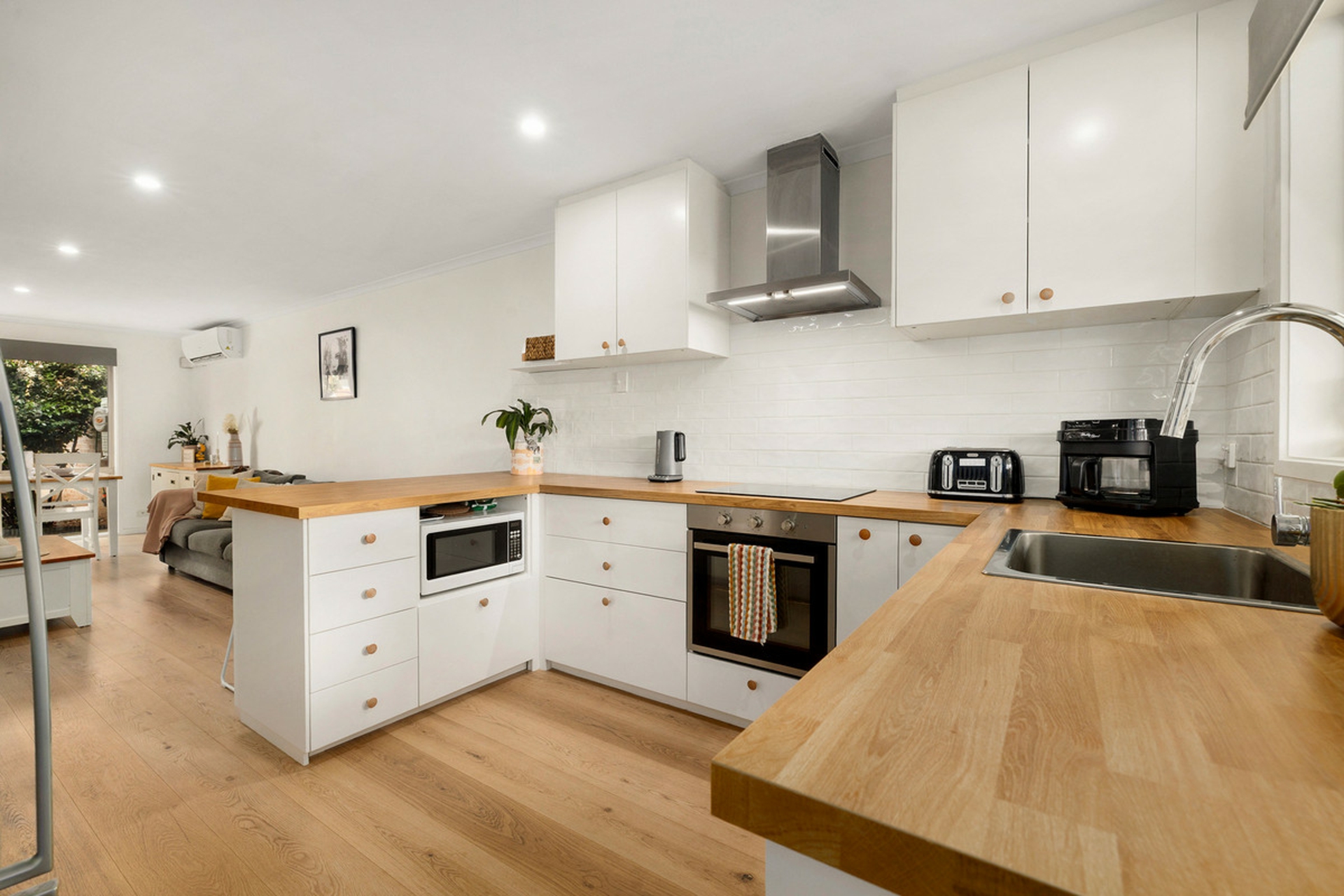 28/24 Beazley Crescent — photo 3 of 12