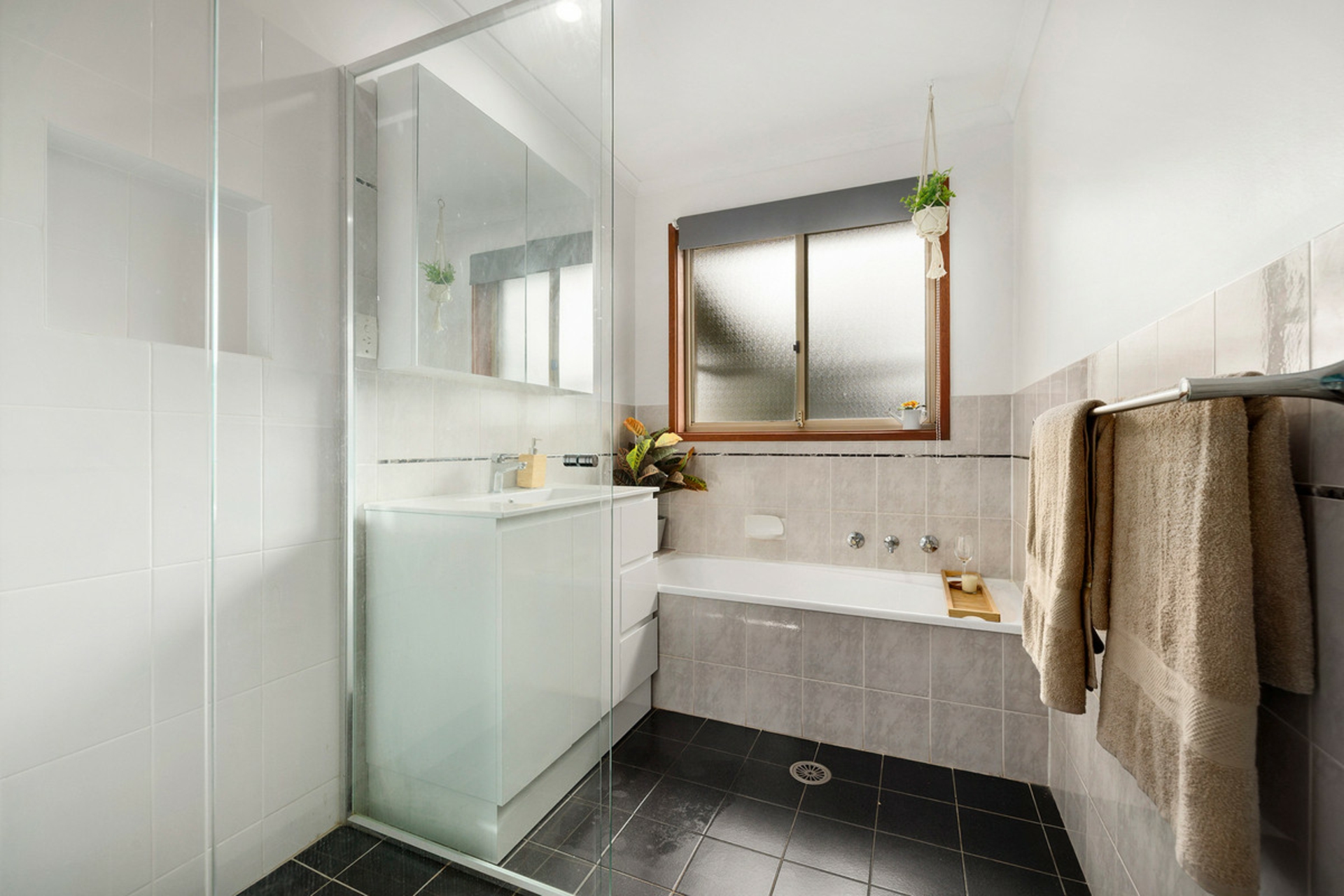 28/24 Beazley Crescent — photo 6 of 12
