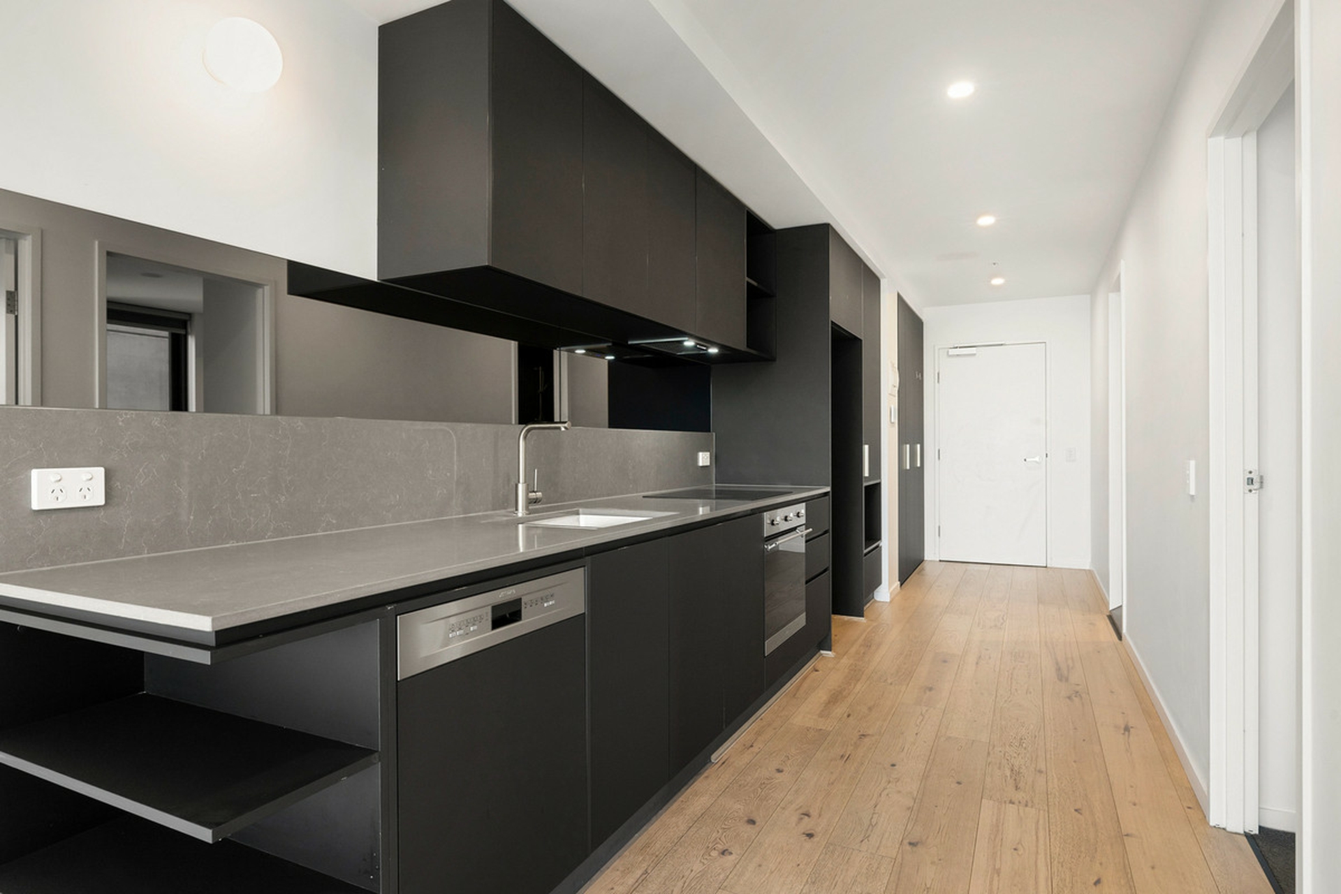 623/81 Cooyong Street — photo 7 of 19