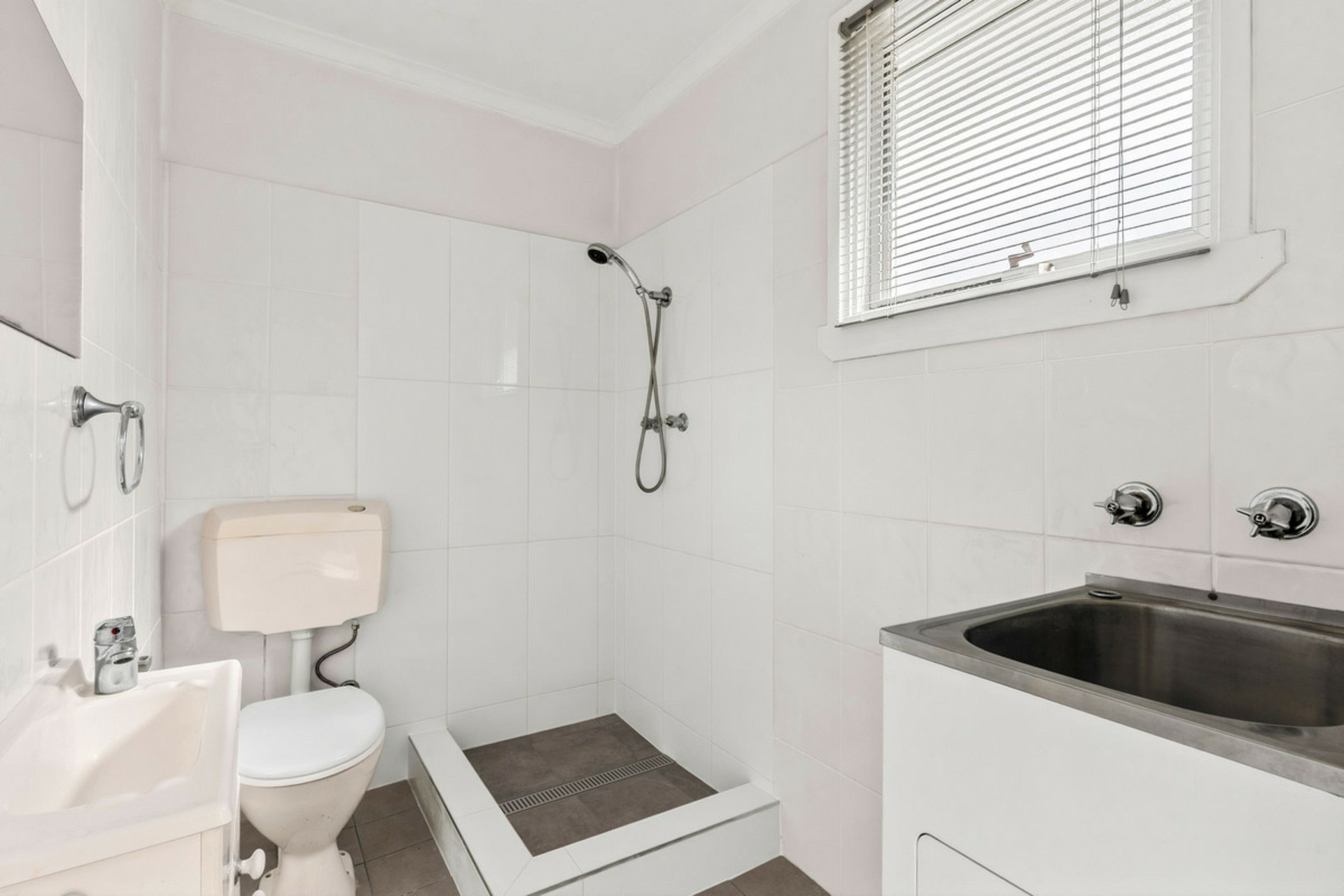 25B McIntosh Street — photo 6 of 7