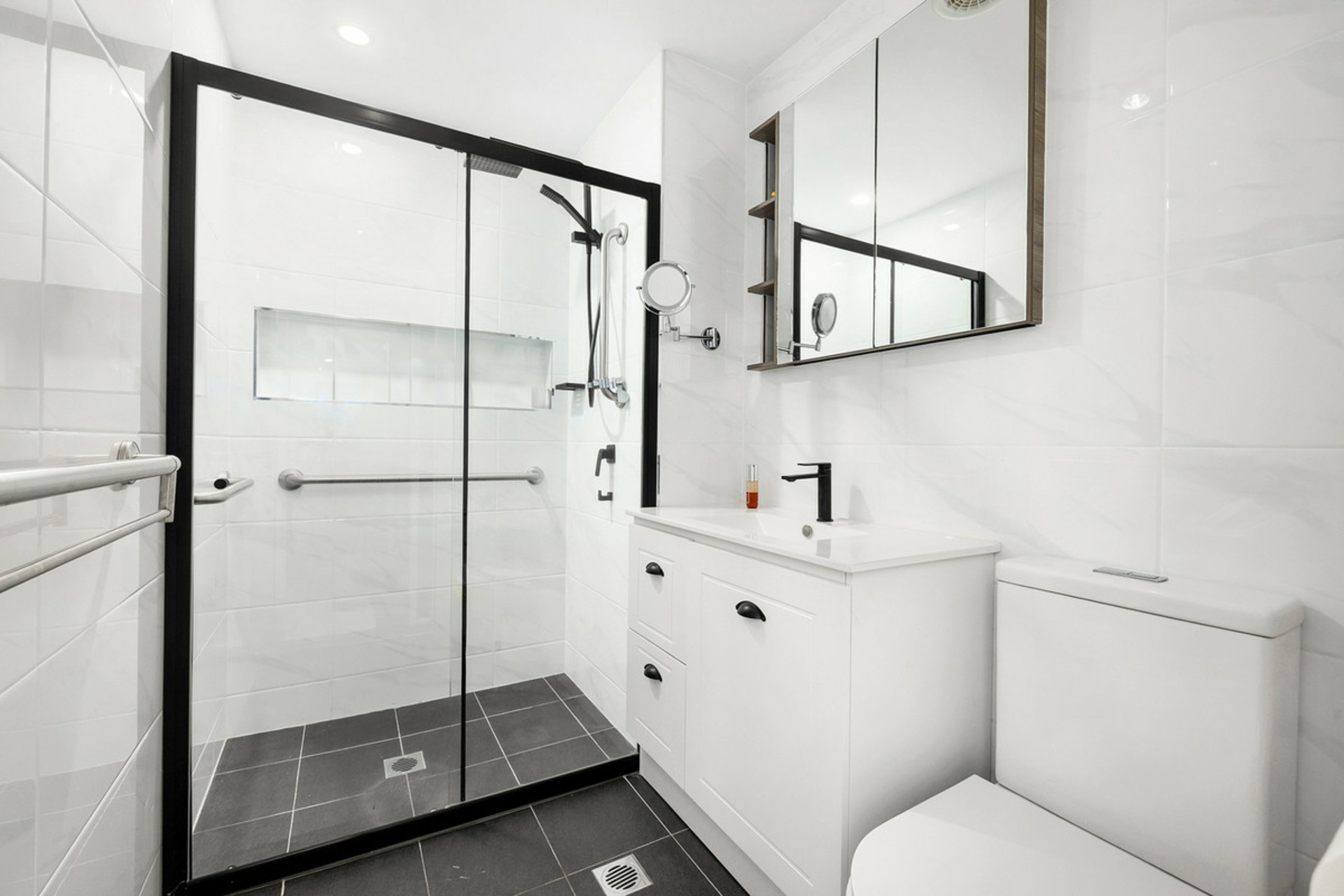 2/114 Athllon Drive — photo 12 of 12
