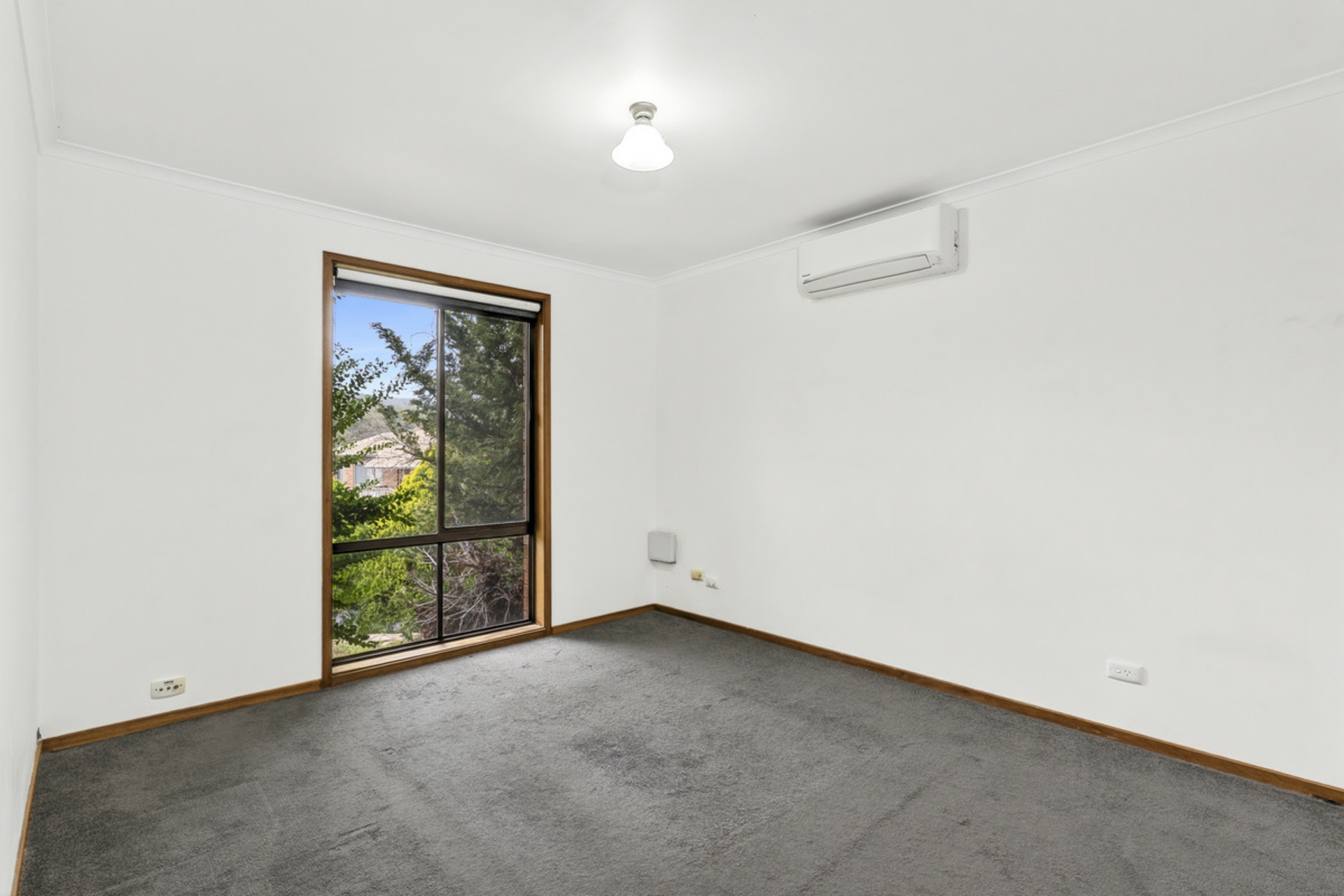 4 Swan Place — photo 4 of 10