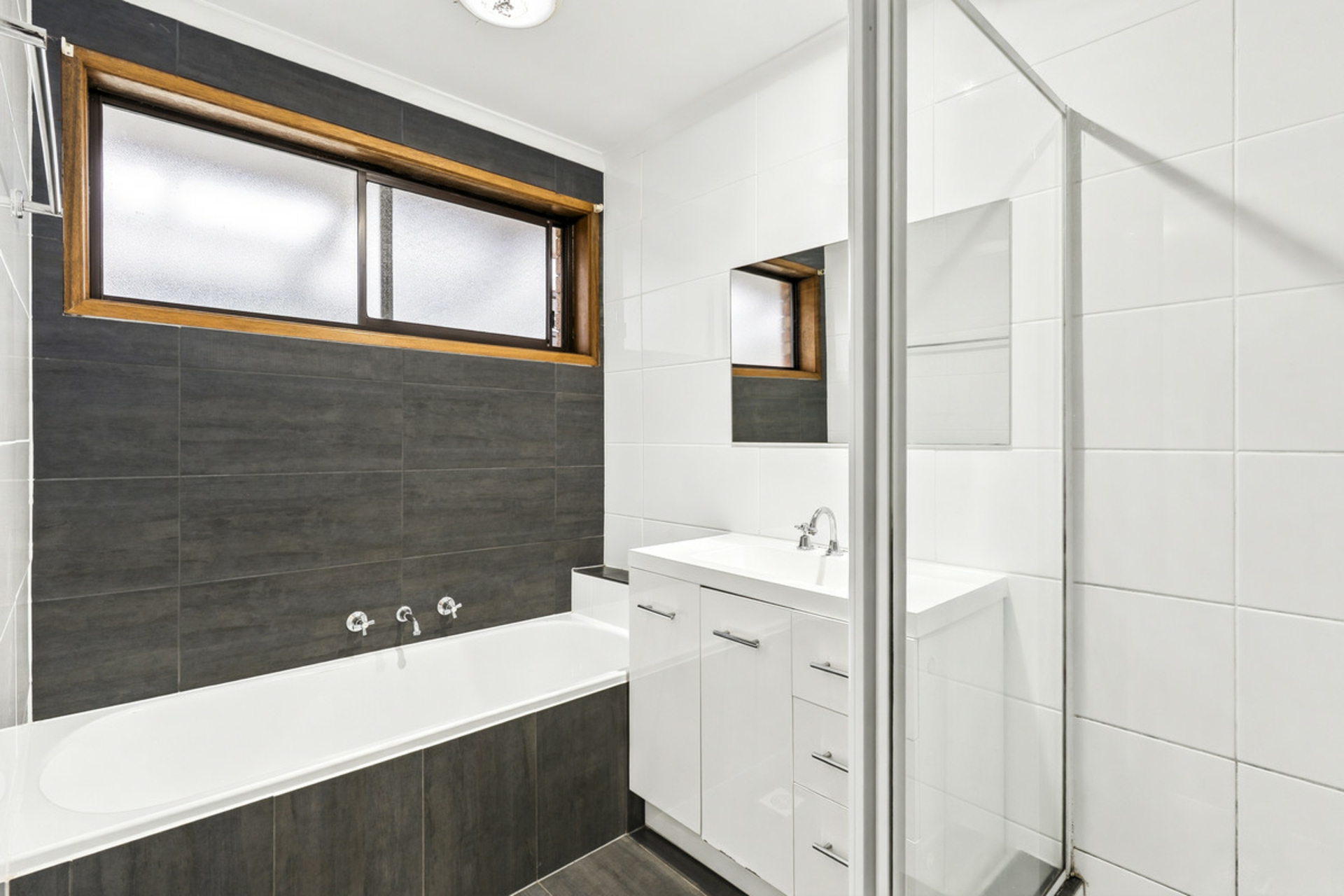 4 Swan Place — photo 7 of 10
