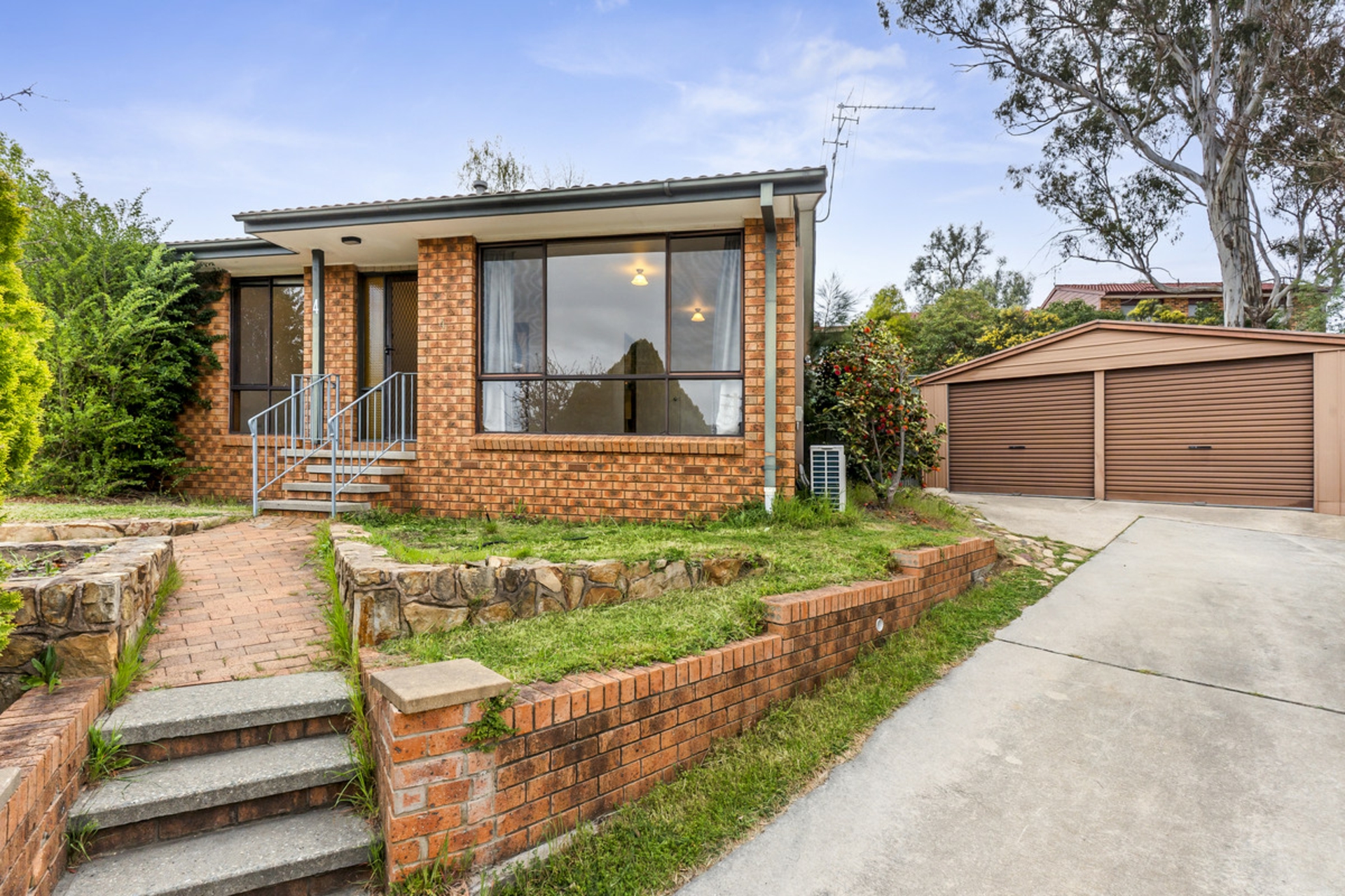 4 Swan Place — photo 10 of 10