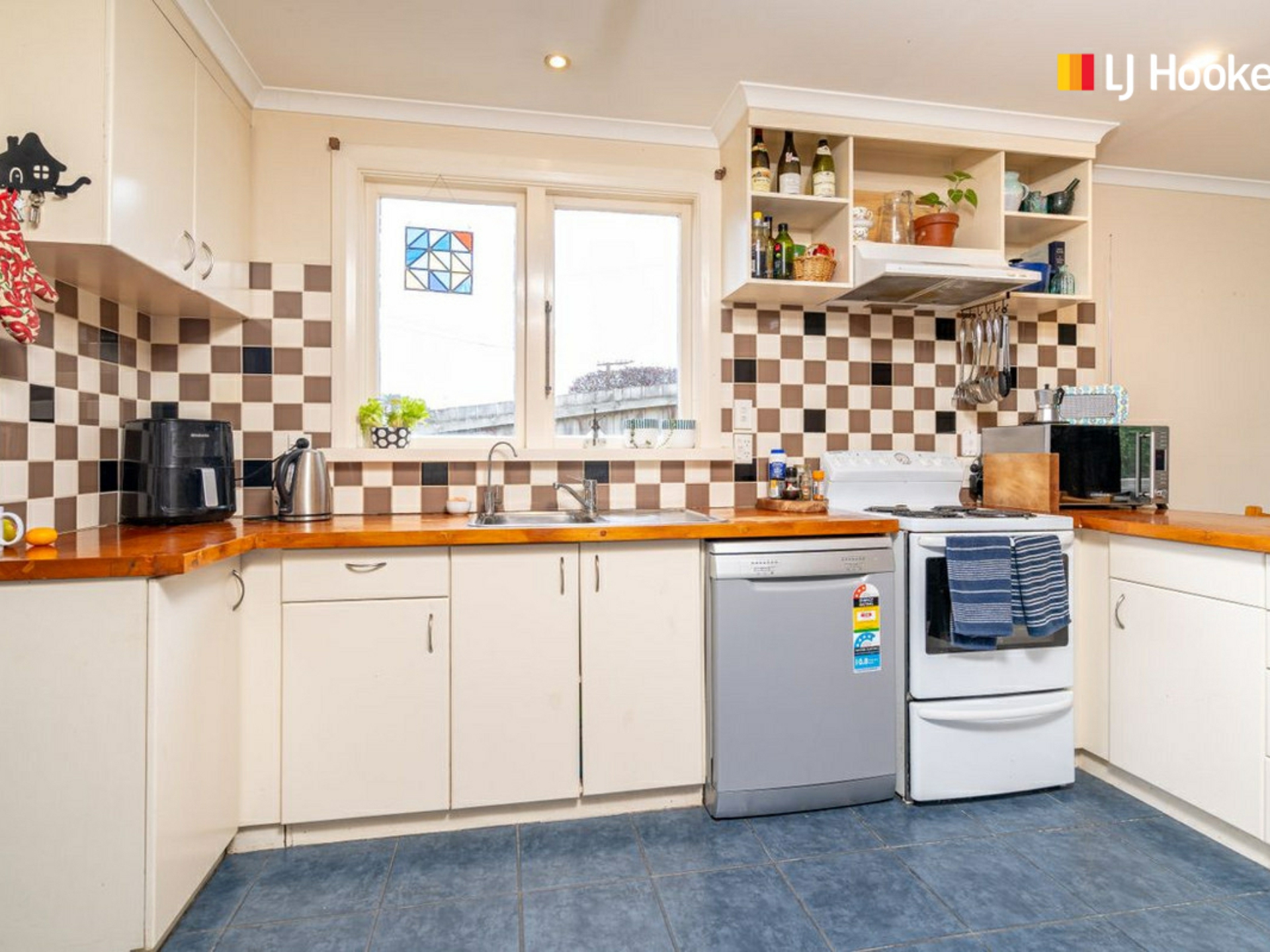 2 Wairoa Street, WAKARI